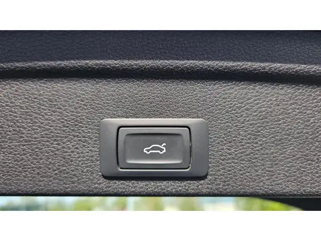 Audi Q3 view 23