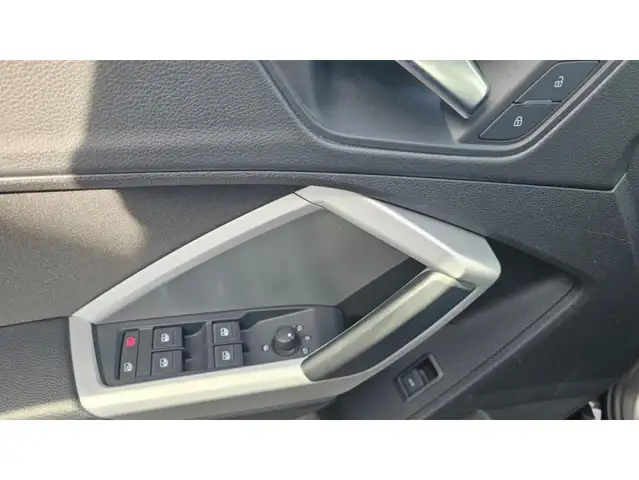 Audi Q3 view 27