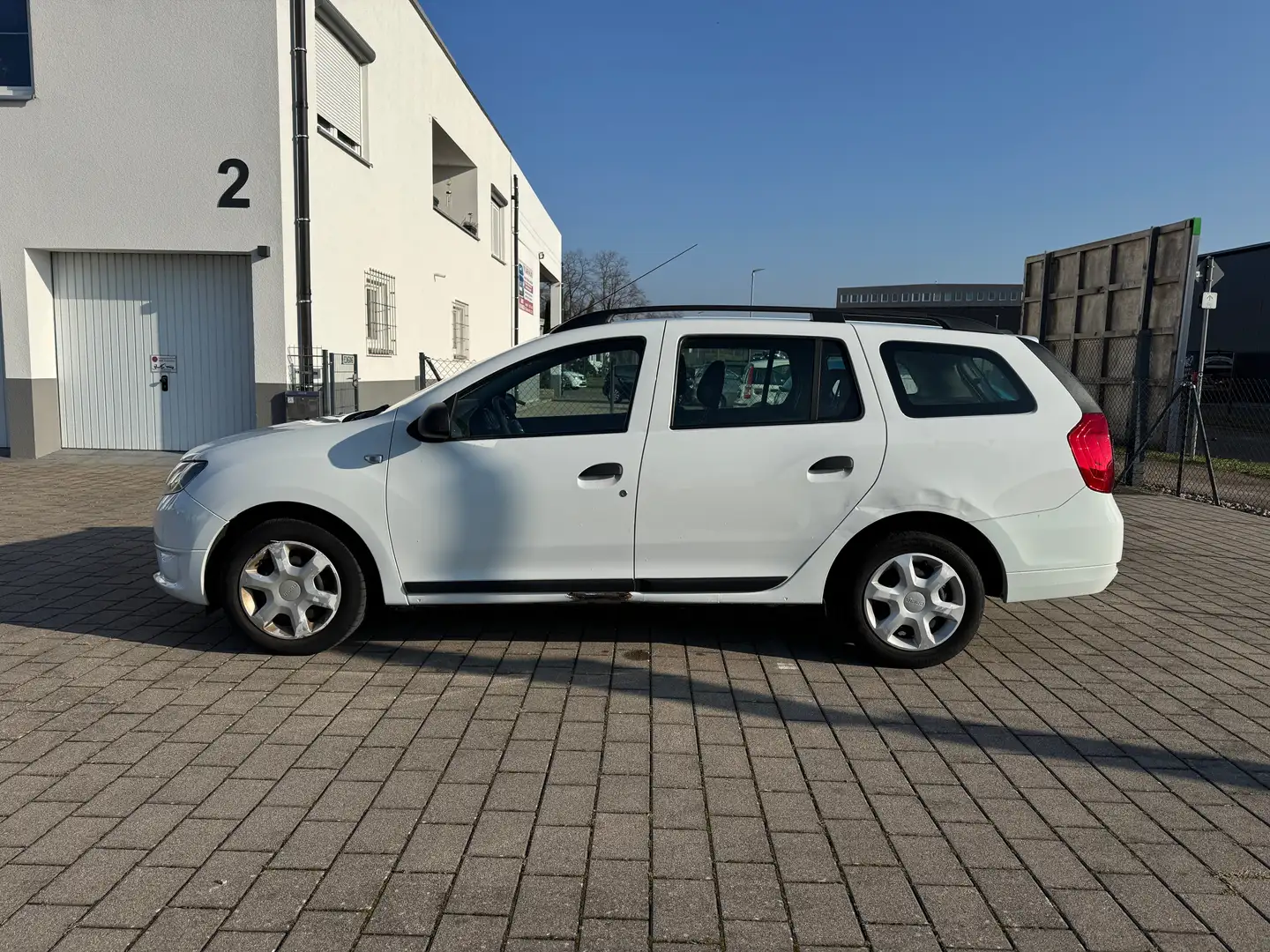 Dacia Logan Ambiance Weiß - 2