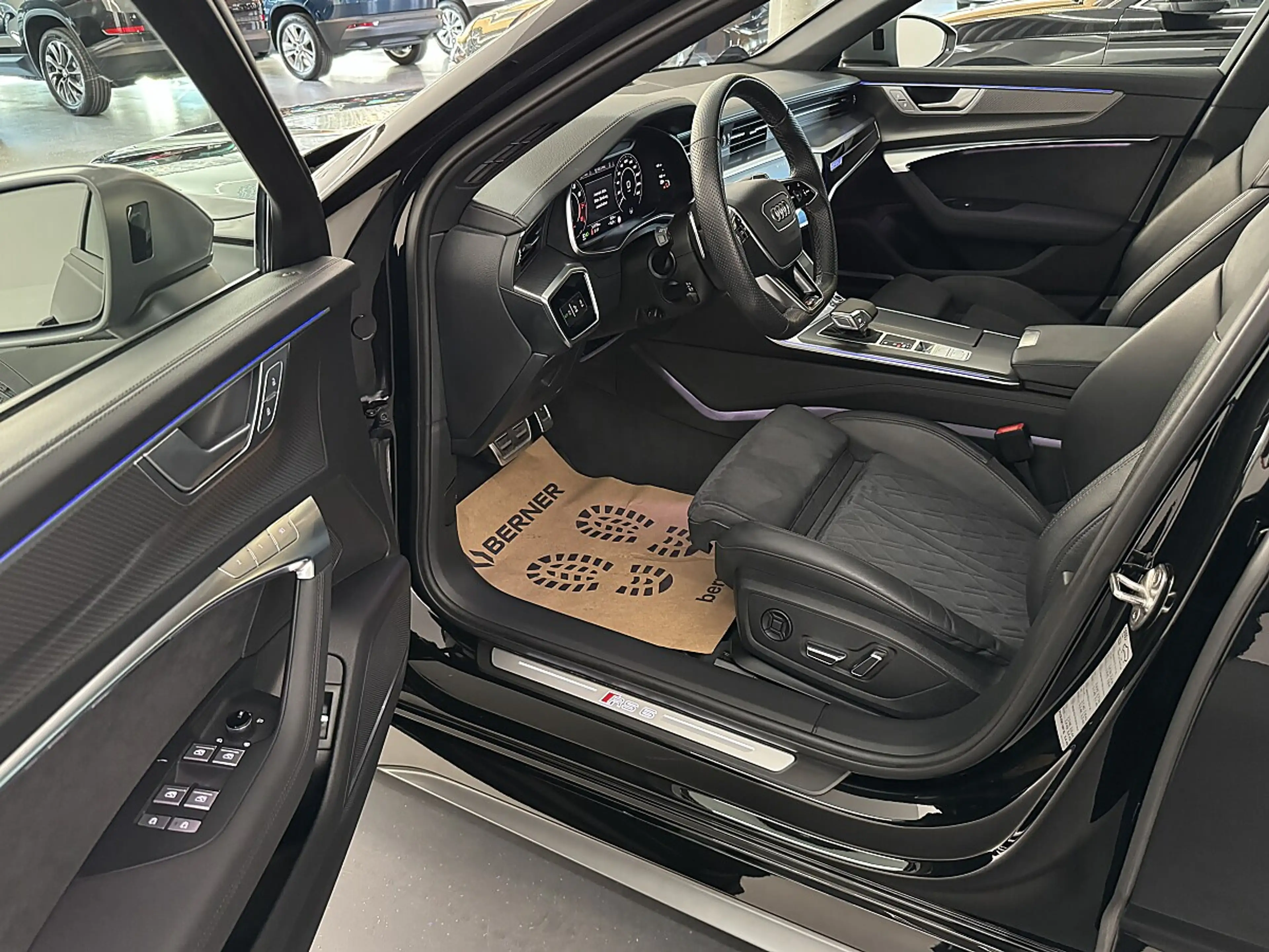 Audi RS6 Avant performance 4,0 TFSI quattro S-tronic *Lu... — photo 11