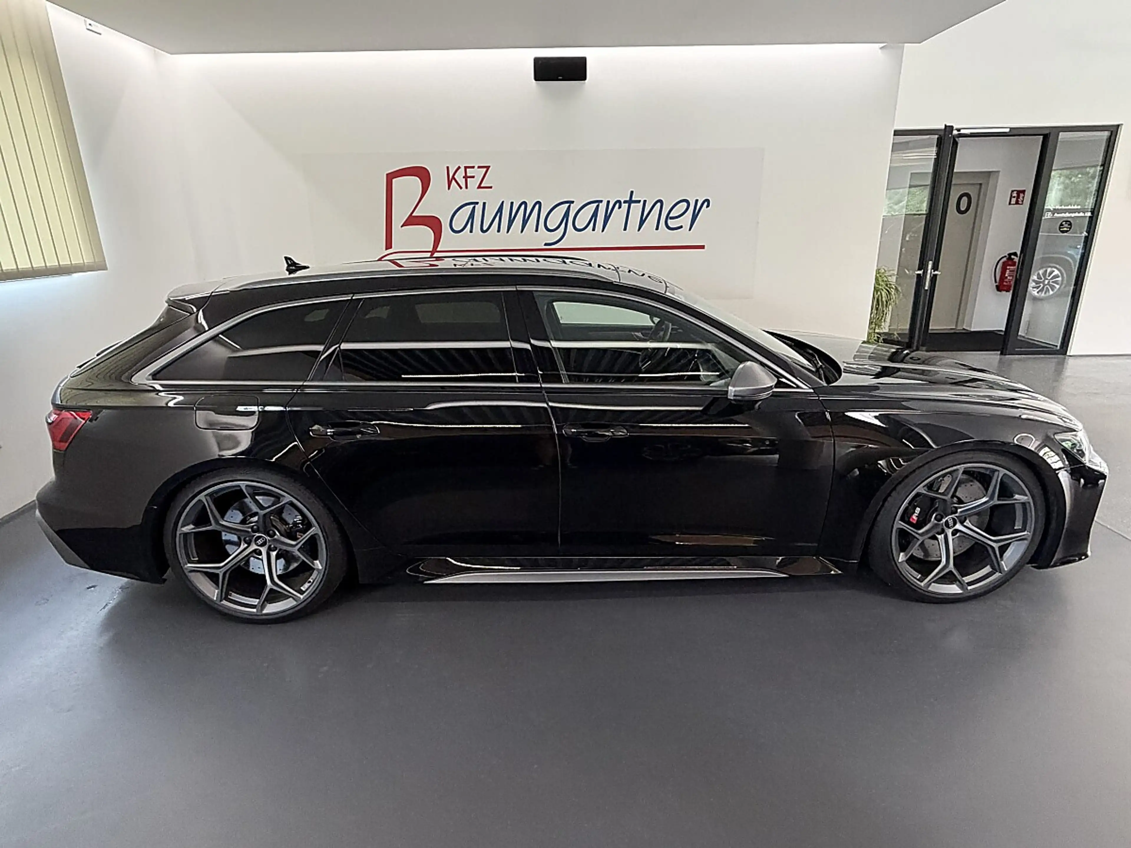 Audi RS6 Avant performance 4,0 TFSI quattro S-tronic *Lu... — photo 3