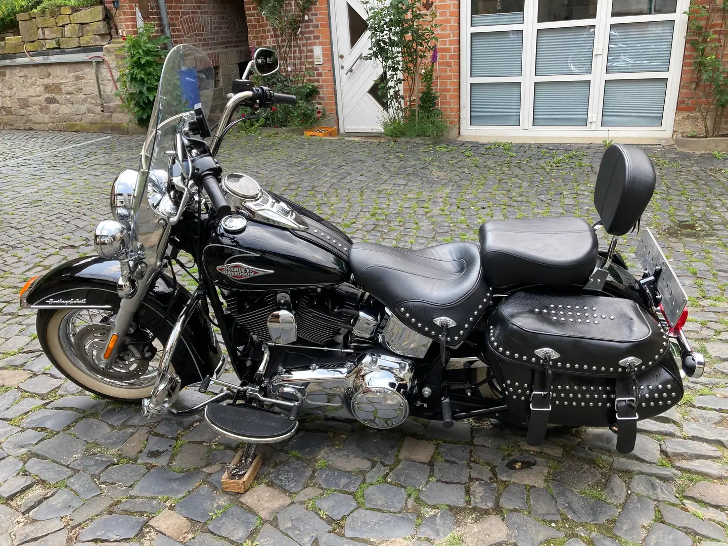 Harley-Davidson Heritage Softail FLSTC crna - 2