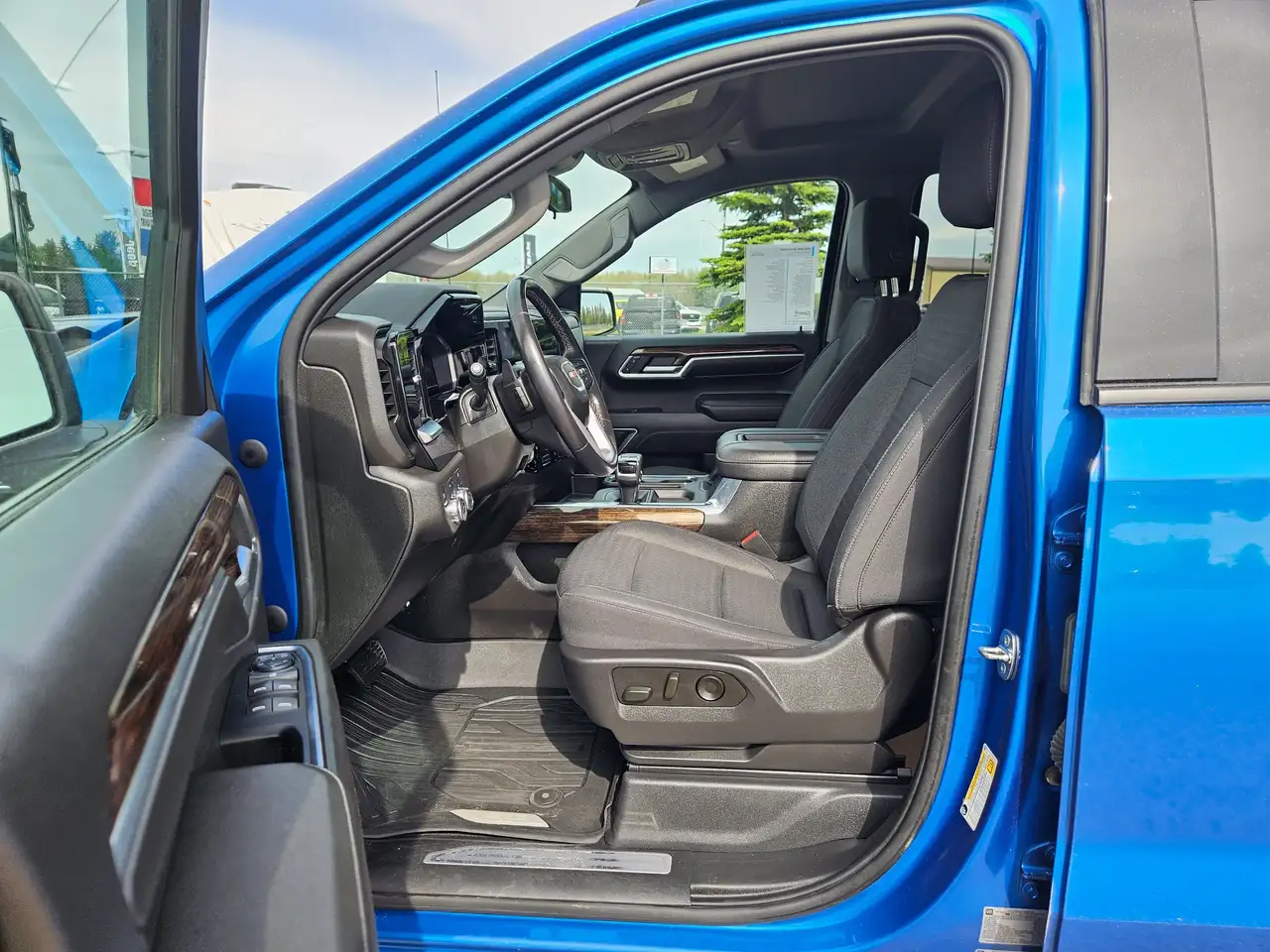 GMC Sierra 1500 снимка GMC Sierra 1500