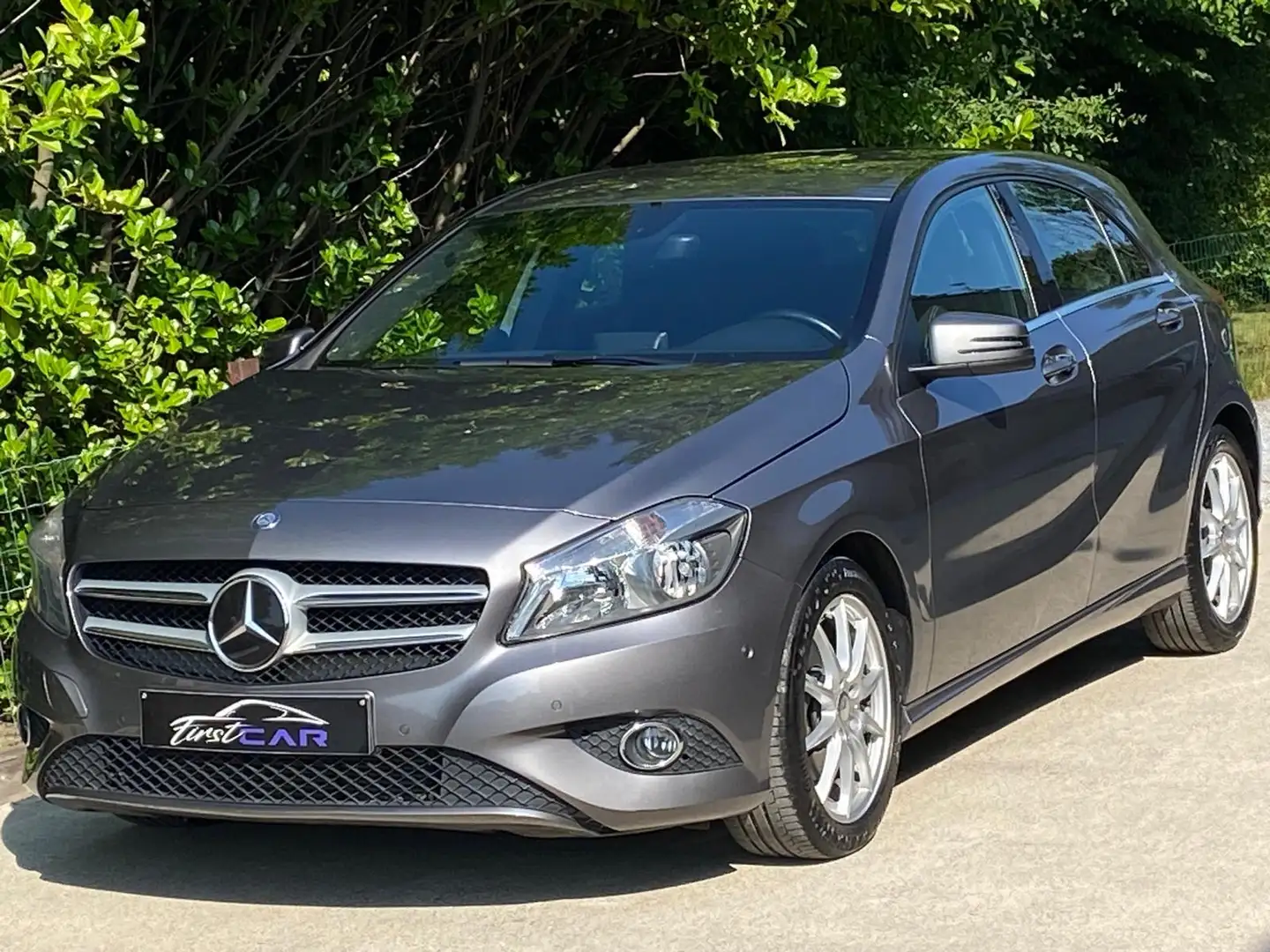 Mercedes-Benz A 180 1.6i 122CV 1MAIN / CLIM / CUIR / NAVI / GARANTIE! Gris - 1