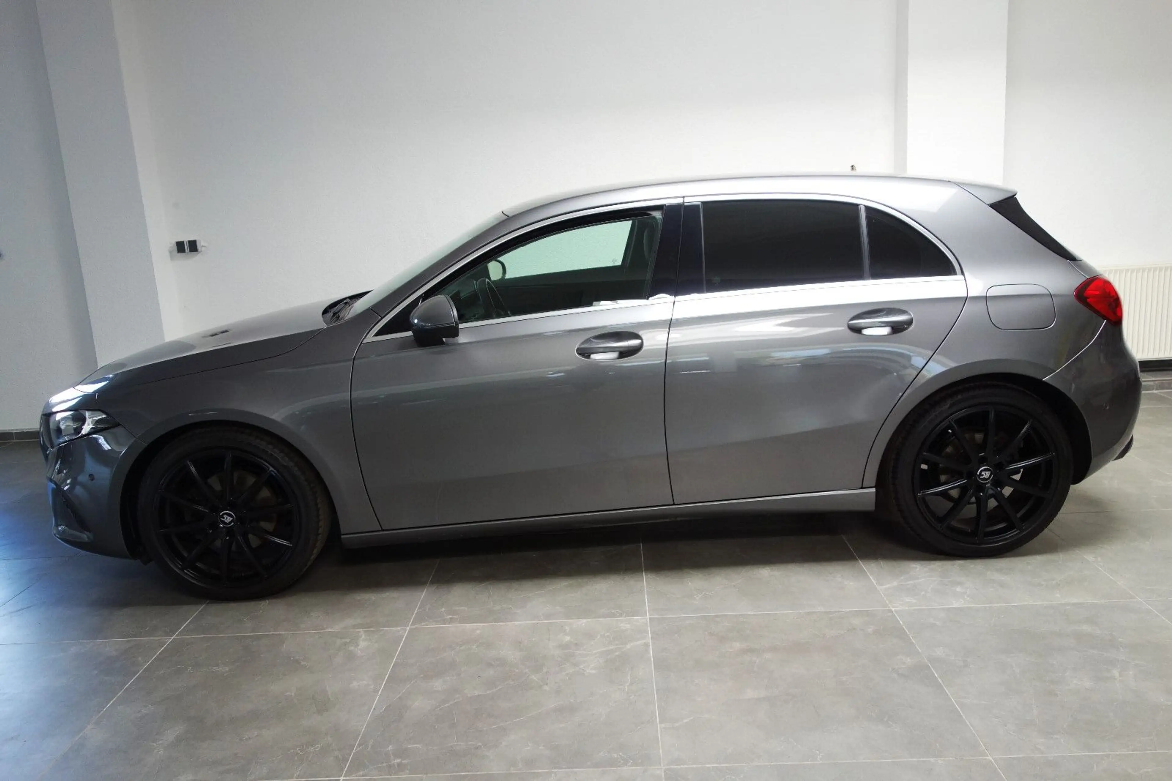 Mercedes-Benz A 200 Sportpaket Leder/6-Gang/MBUX/Klima/19-Zoll — photo 8