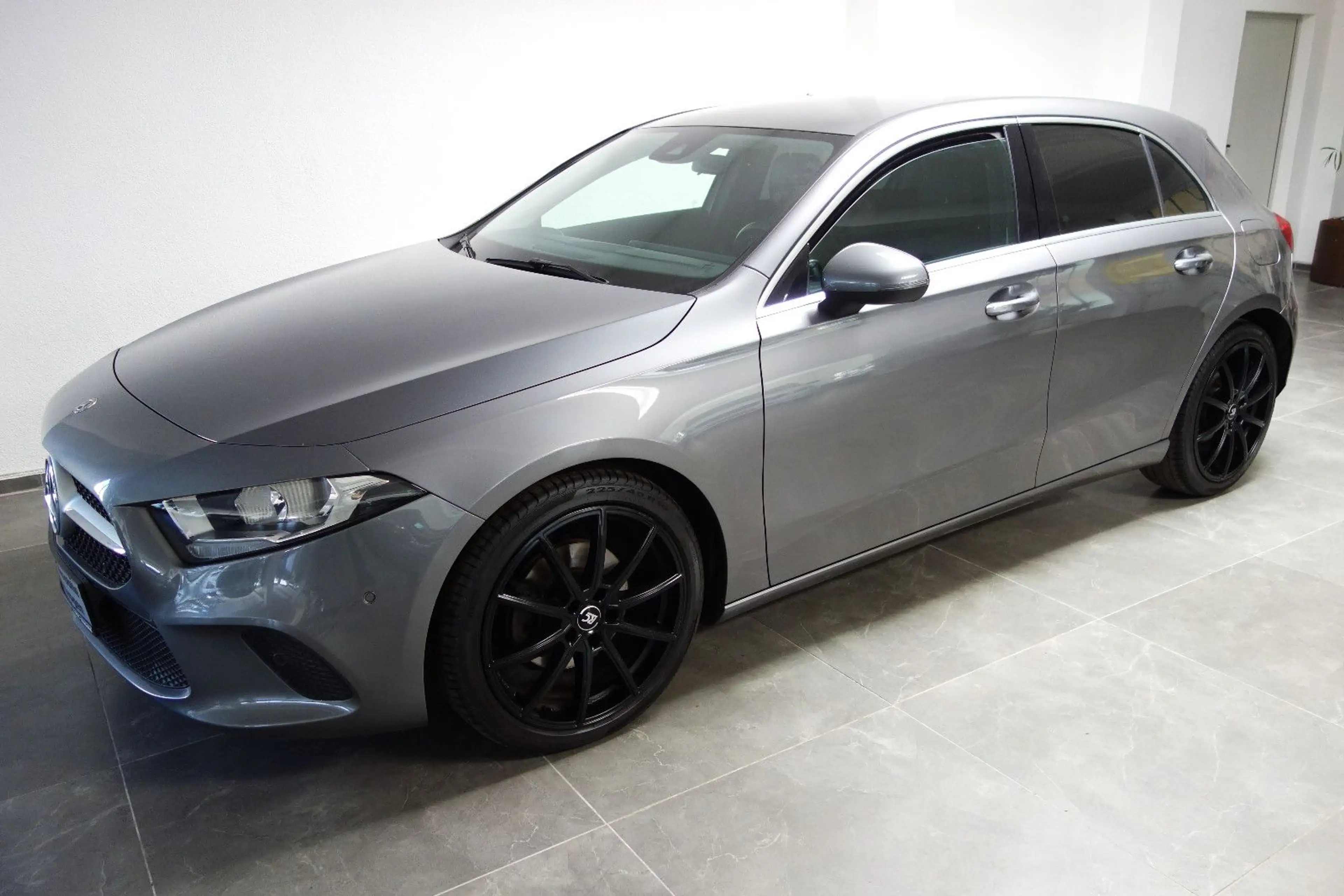 Mercedes-Benz A 200 Sportpaket Leder/6-Gang/MBUX/Klima/19-Zoll — photo 3