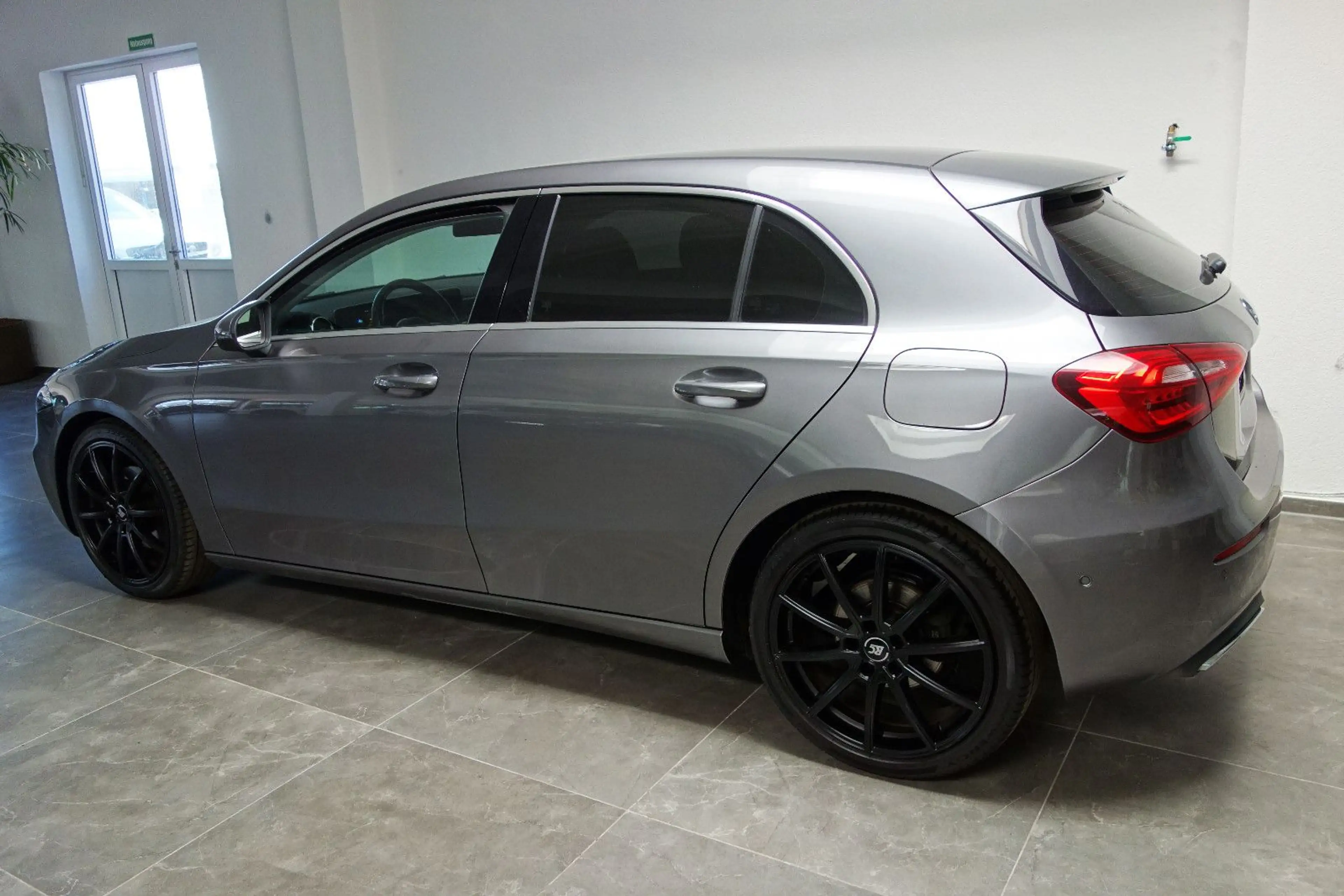 Mercedes-Benz A 200 Sportpaket Leder/6-Gang/MBUX/Klima/19-Zoll — photo 5