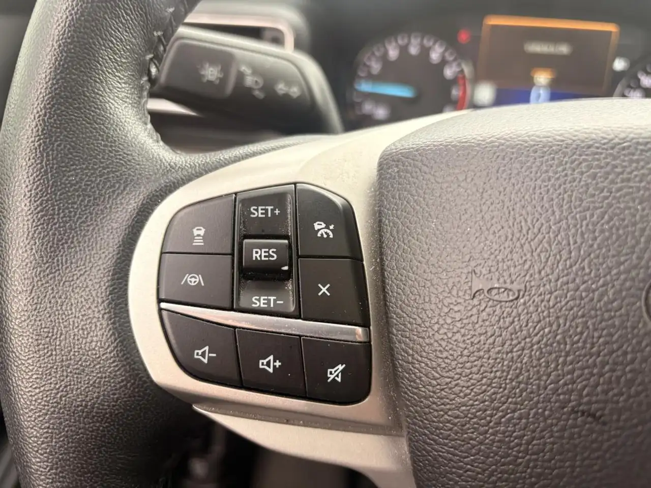 Ford Explorer photo Ford Explorer
