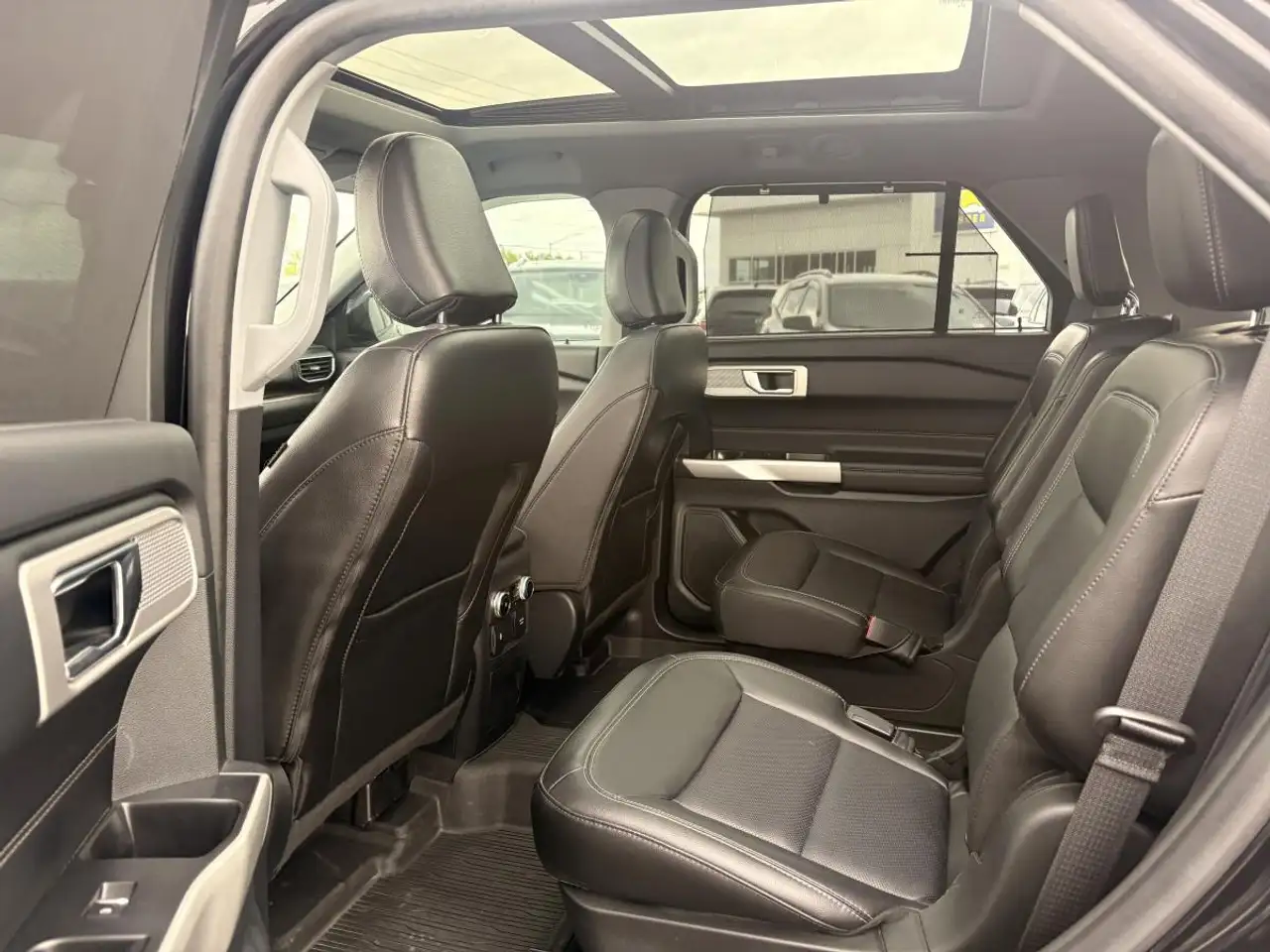 Ford Explorer photo Ford Explorer