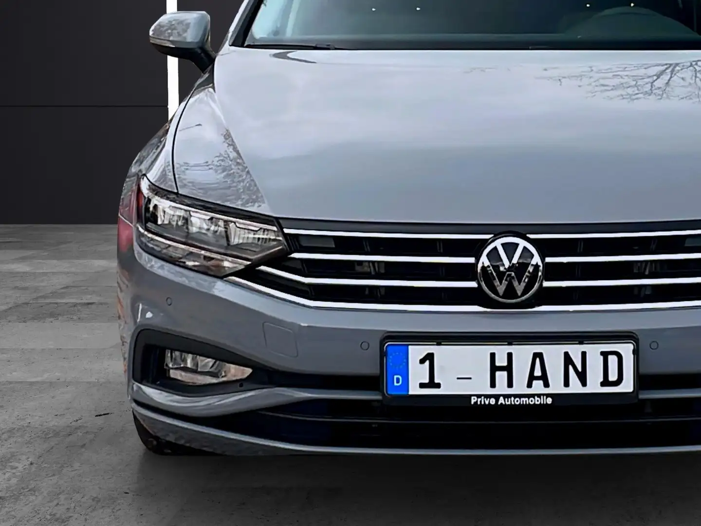 Volkswagen Passat Variant Conceptline Automatik~AHK~1.Hand~SHZ~Navi Grijs - 2