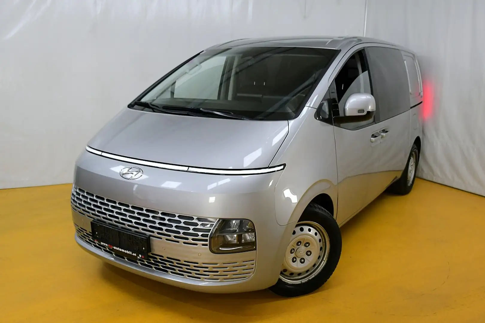Hyundai STARIA Staria Business Van 2,2 CRDi Zilver - 1
