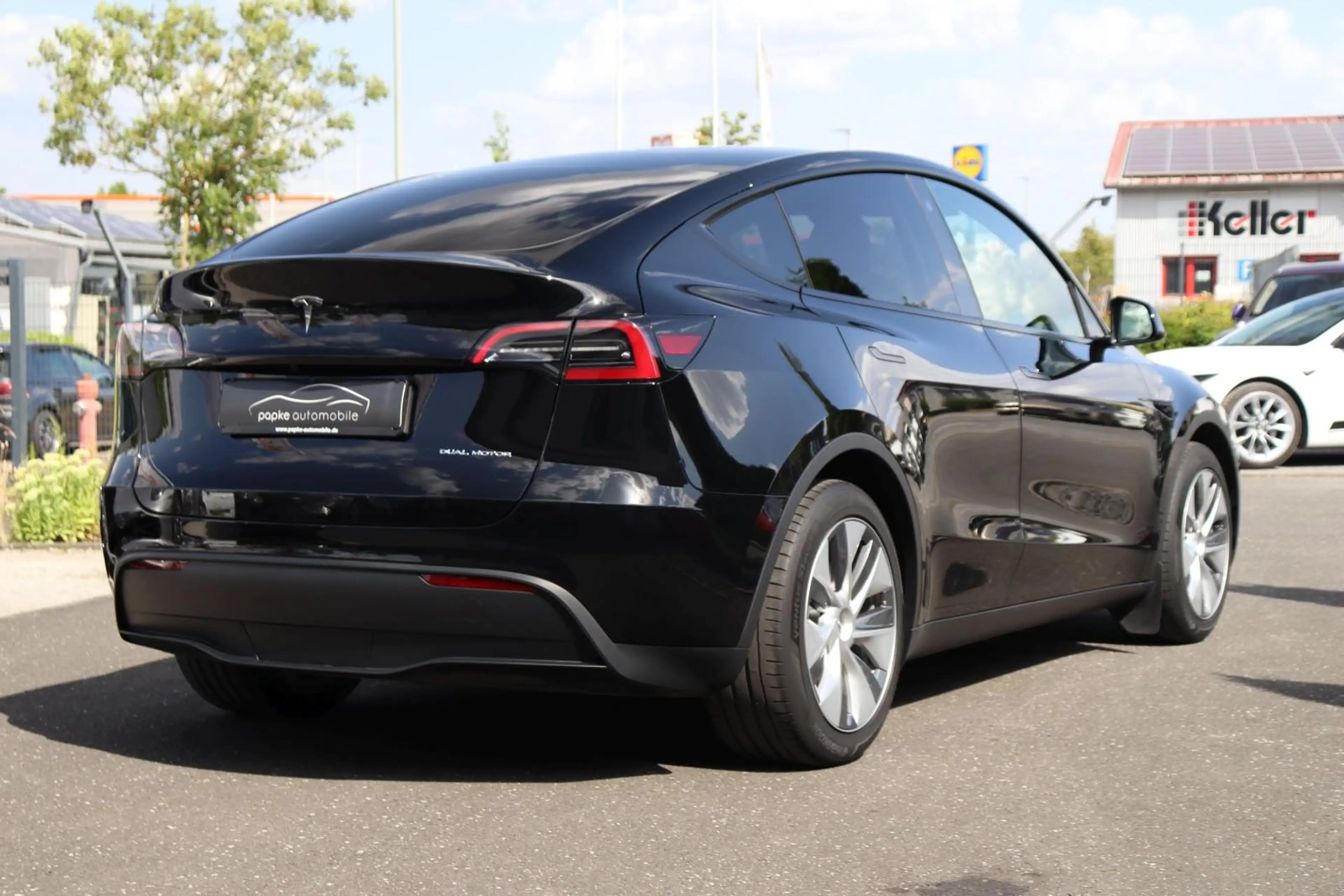 Tesla Model Y Long Range Dual AWD +AHK+MWST+1HAND+LED+ — photo 6