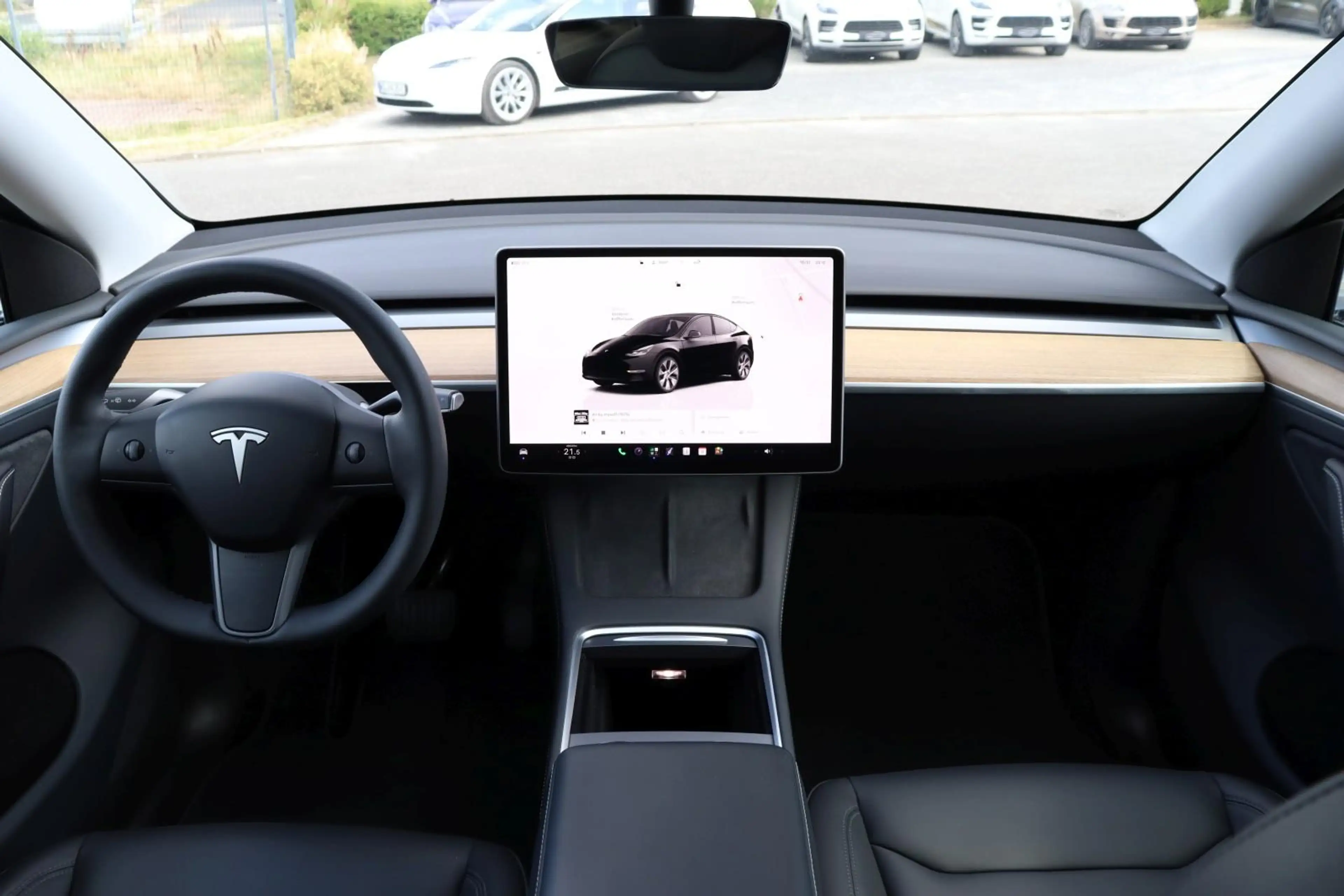 Tesla Model Y Long Range Dual AWD +AHK+MWST+1HAND+LED+ — photo 9