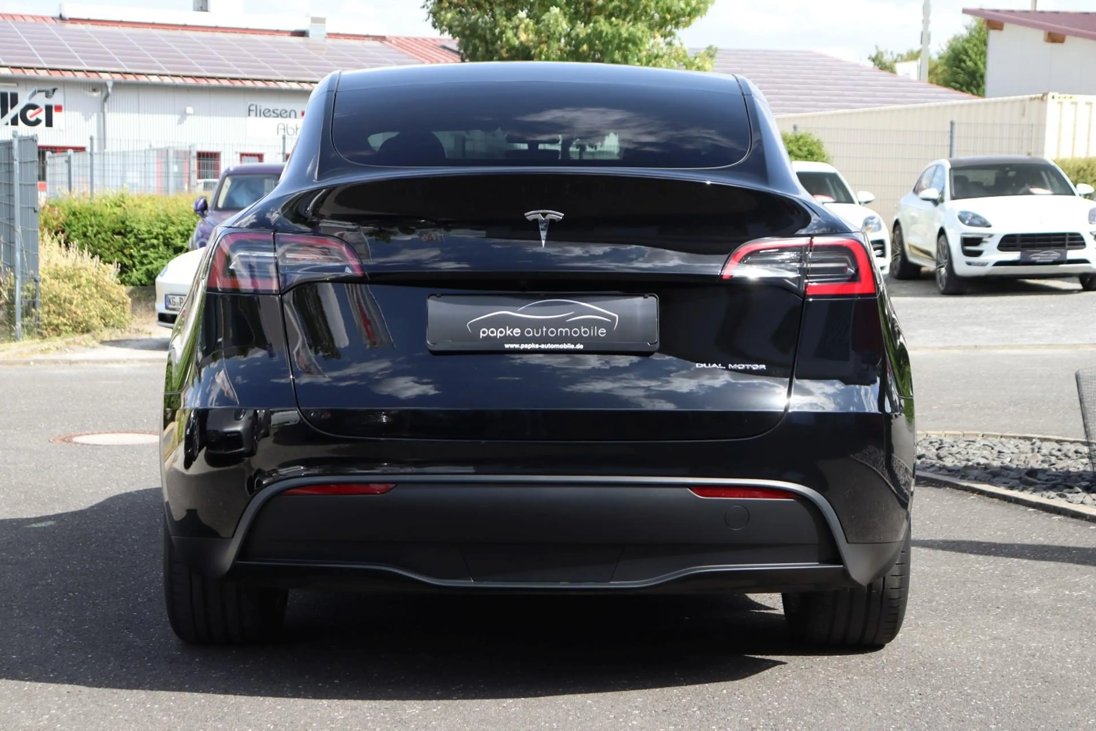 Tesla Model Y Long Range Dual AWD +AHK+MWST+1HAND+LED+ — photo 7