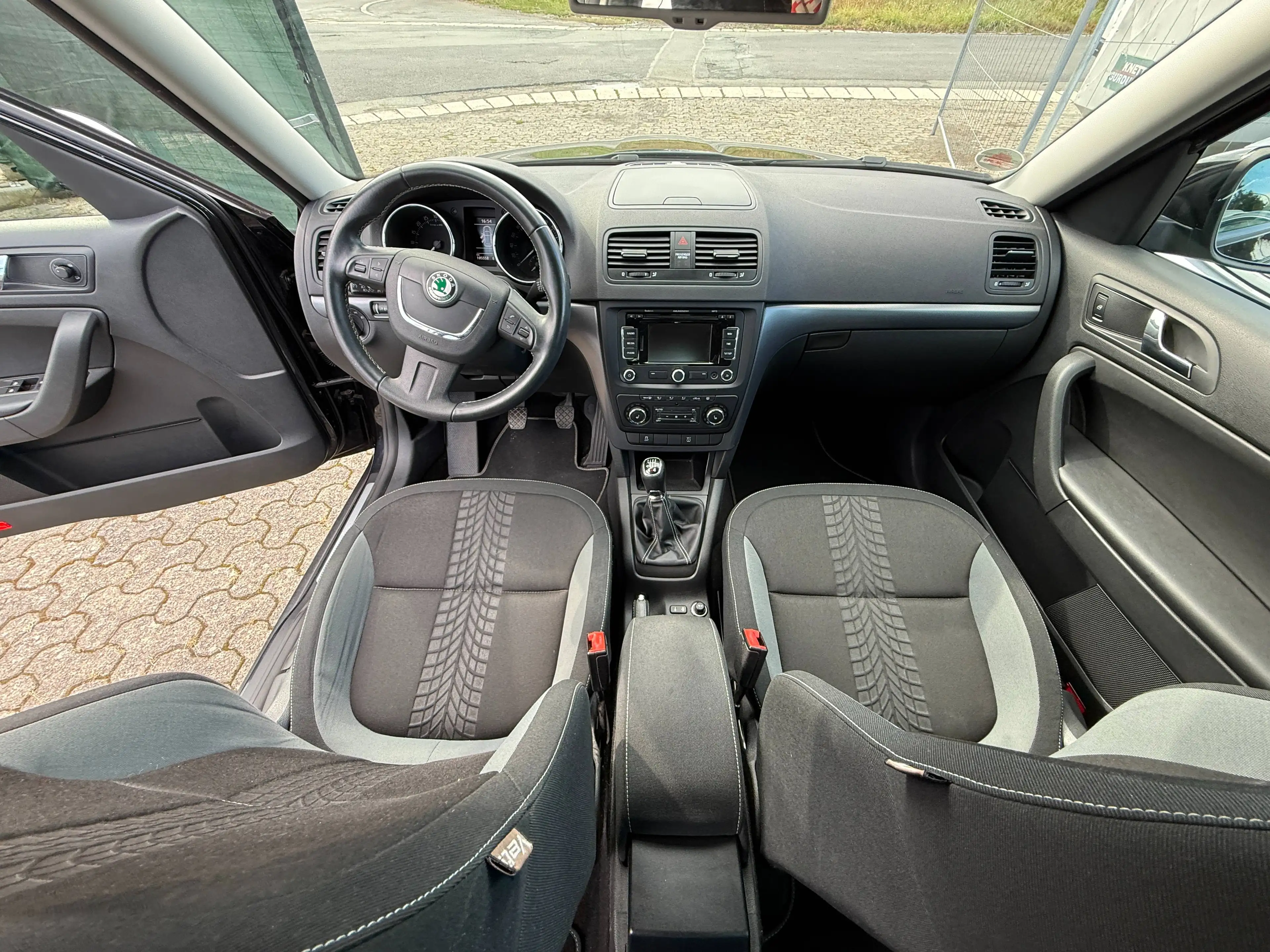 Skoda Yeti Yeti 2.0 TDI 4x4 Adventure — photo 9