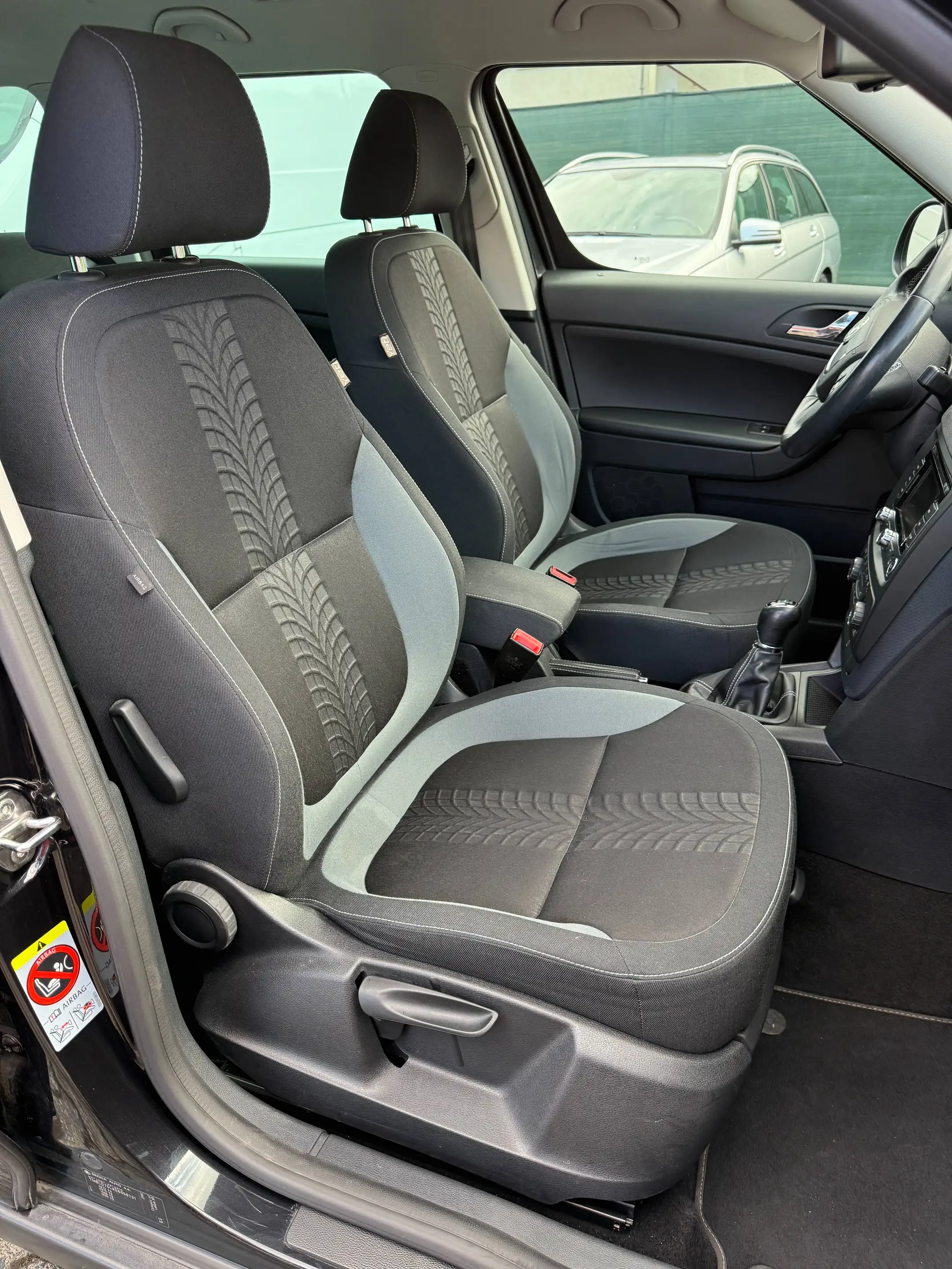 Skoda Yeti Yeti 2.0 TDI 4x4 Adventure — photo 7