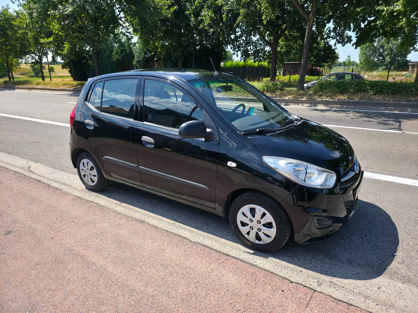 Hyundai i10 i10 1.1i Lounge BlueDrive 1°EIG. 45000KM !!! Noir - 1