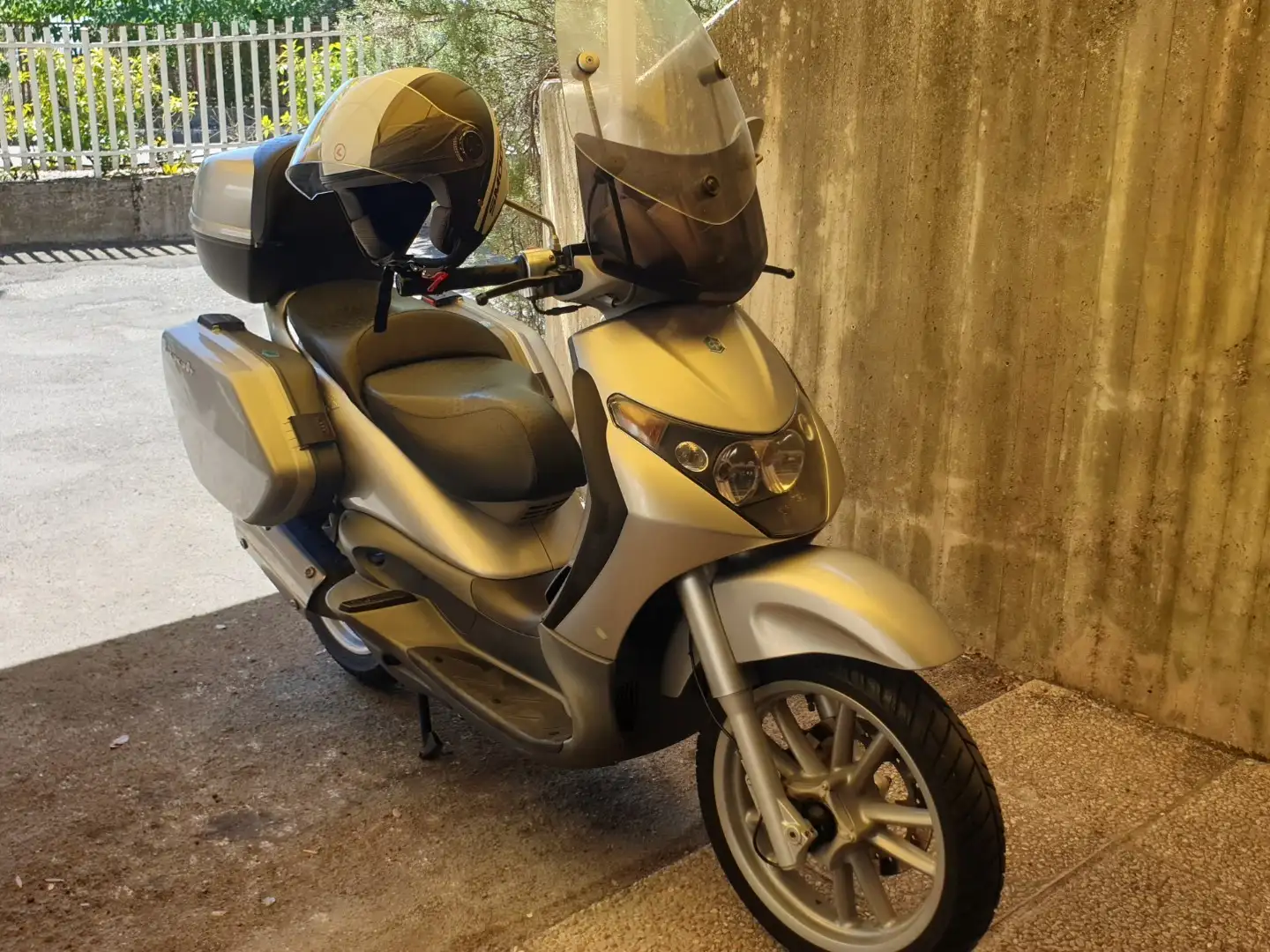 Piaggio Beverly 200 Argintiu - 1