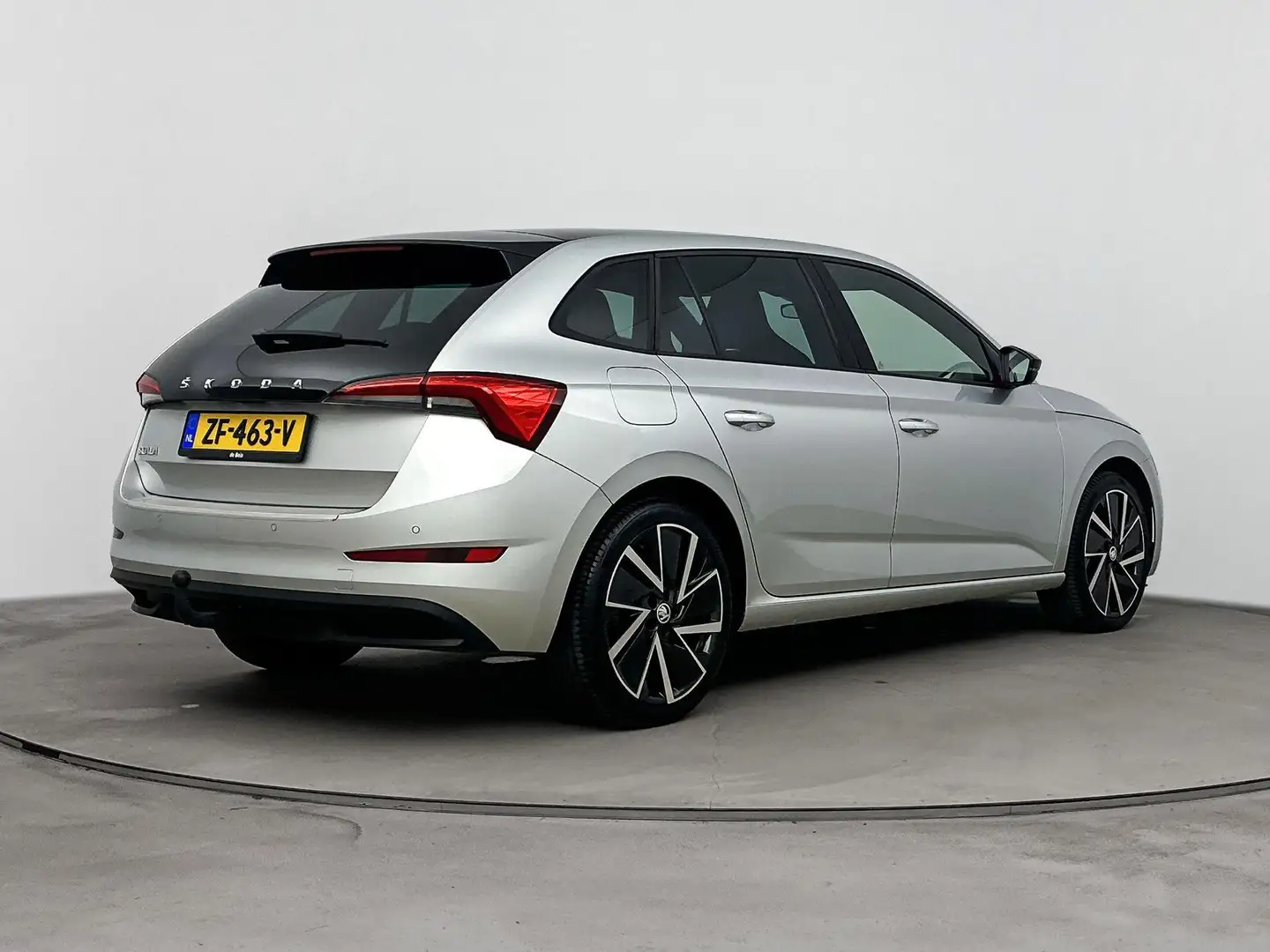 Skoda Scala 1.5 TSI Sport Business Aut. 150pk | Panoramadak | Gris - 2