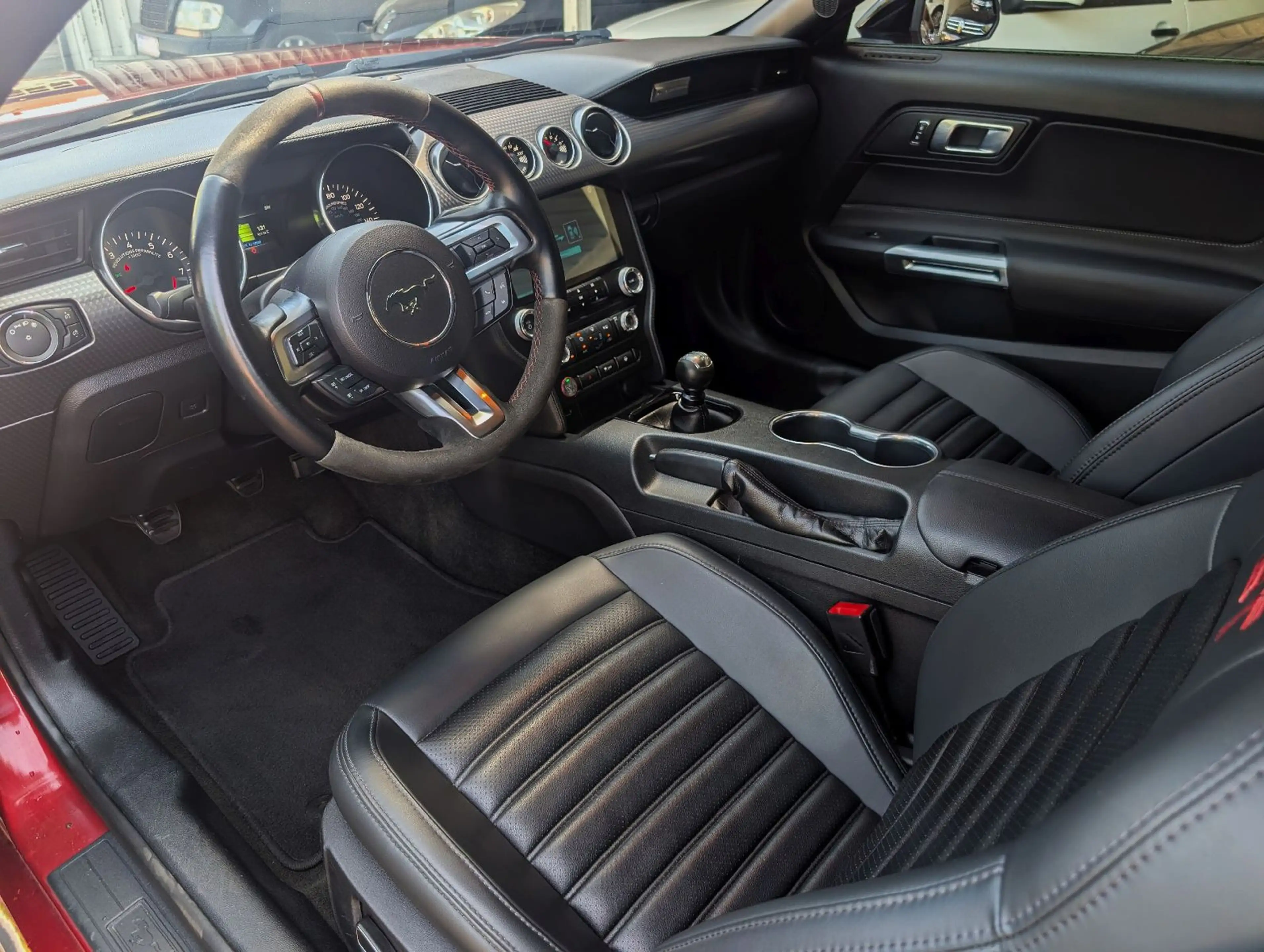 Ford Mustang 5.0 GT Fastback 2018 Performance 6 Gang — photo 3