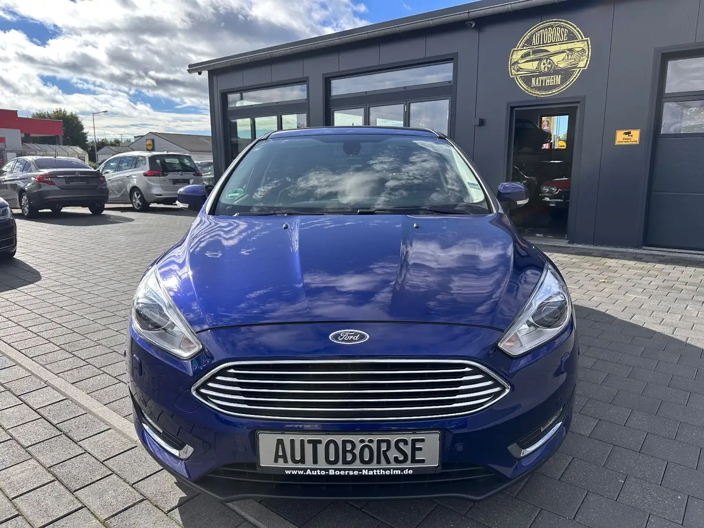 Ford Focus Lim. Titanium Blau - 2