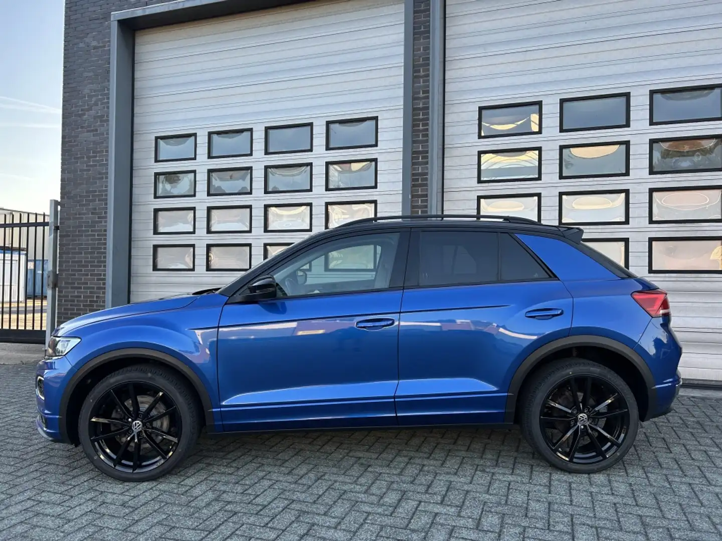Volkswagen T-Roc 1.0 TSI R-Line Pano 19inch NAP! Bleu - 2