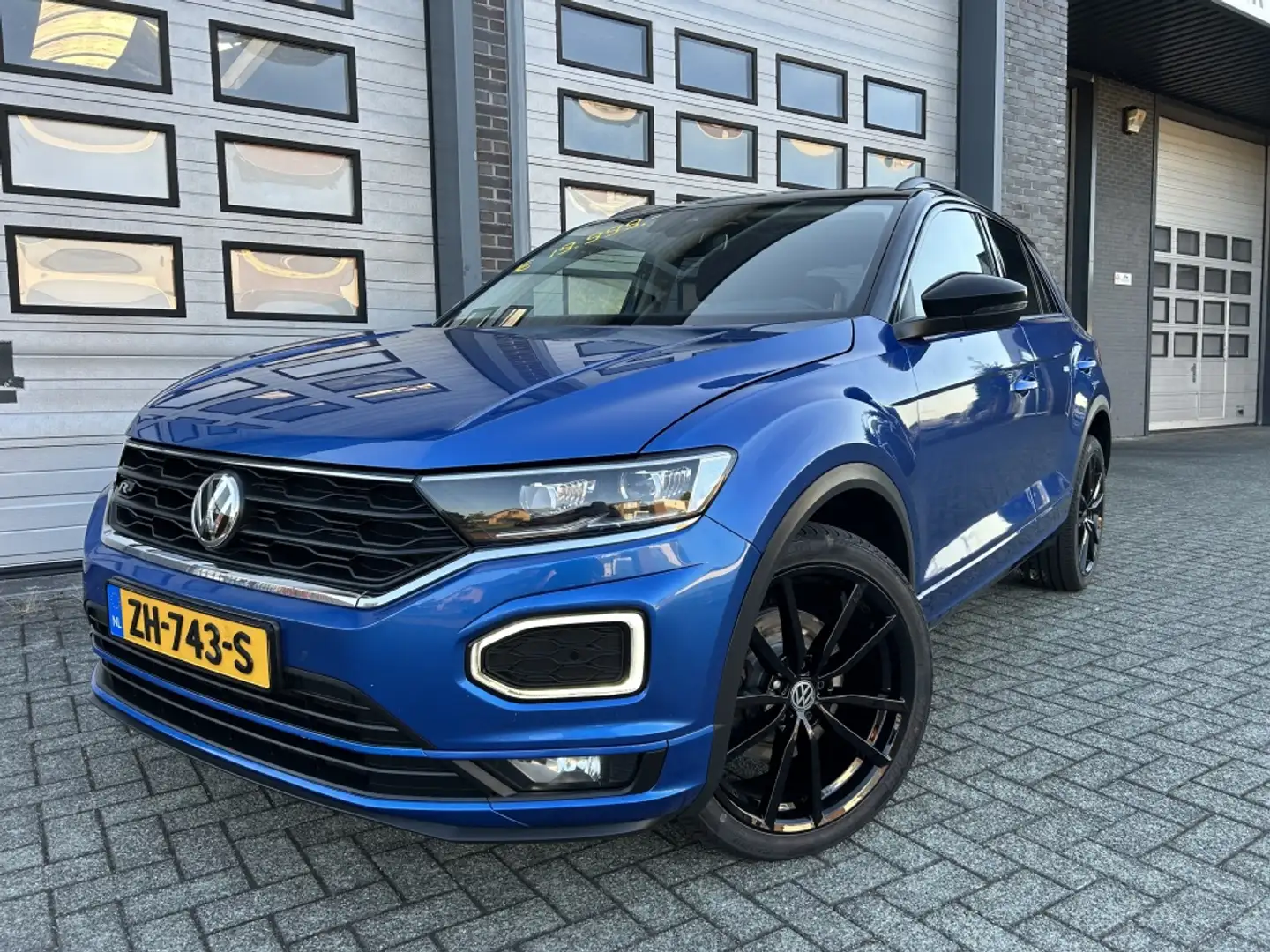 Volkswagen T-Roc 1.0 TSI R-Line Pano 19inch NAP! Bleu - 1