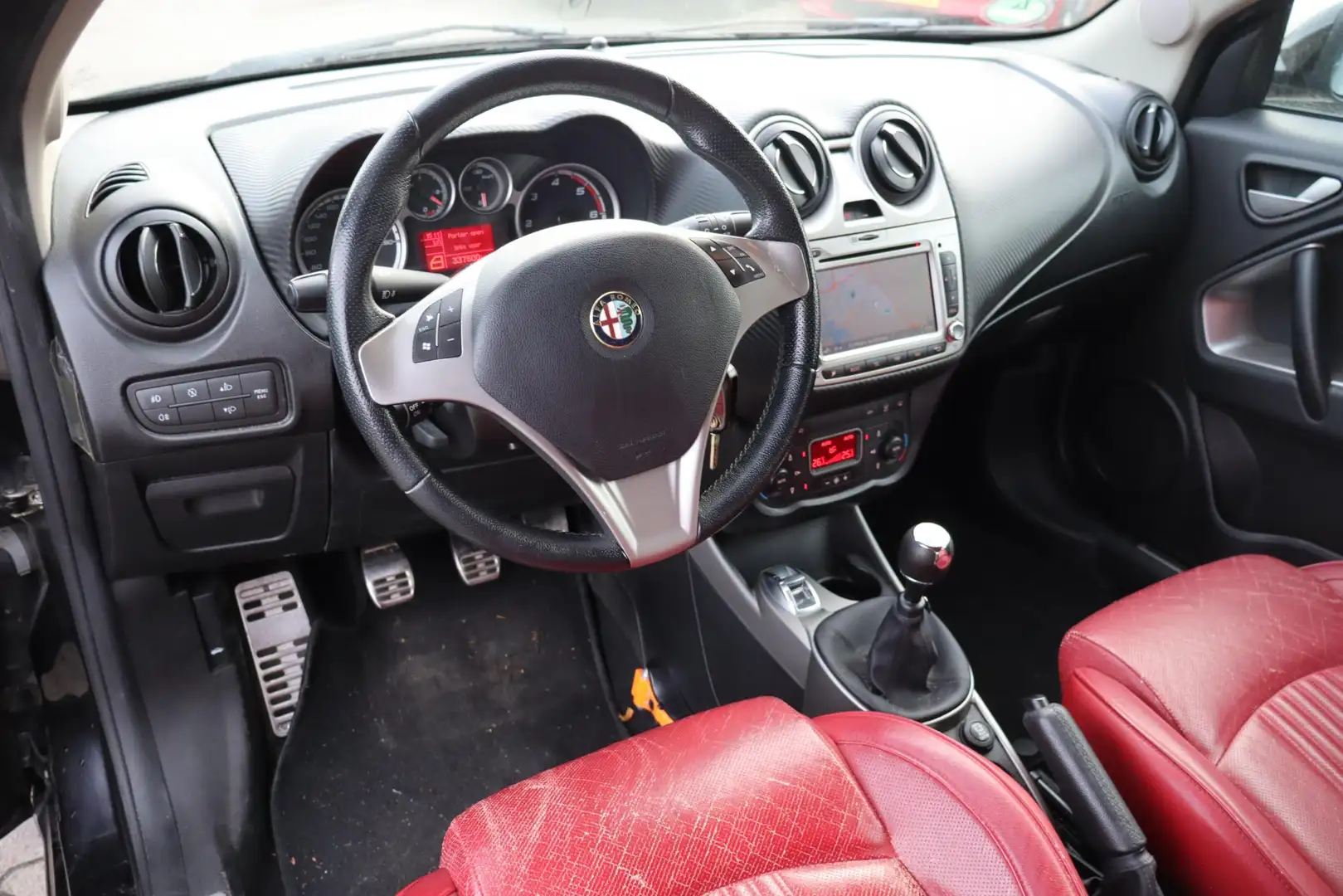 Alfa Romeo MiTo 1.3 JTDm ECO Distinctive Lederen interieur, Naviga Zwart - 2