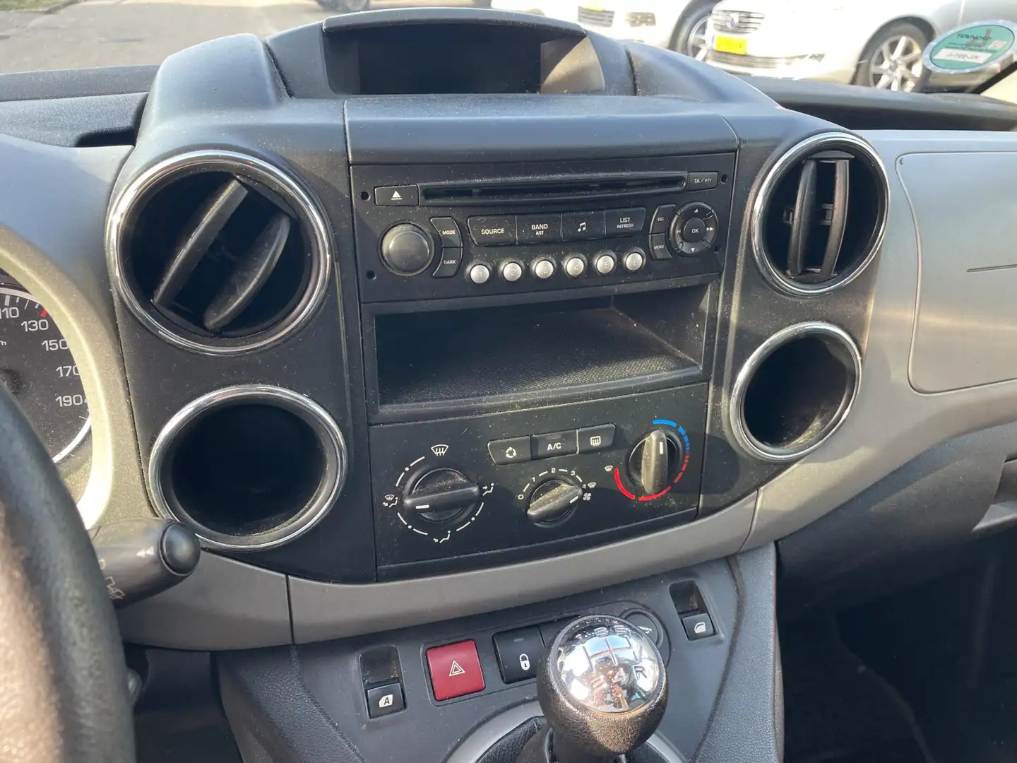 Peugeot Partner Tepee 1.6 VTi Family Rood - 2