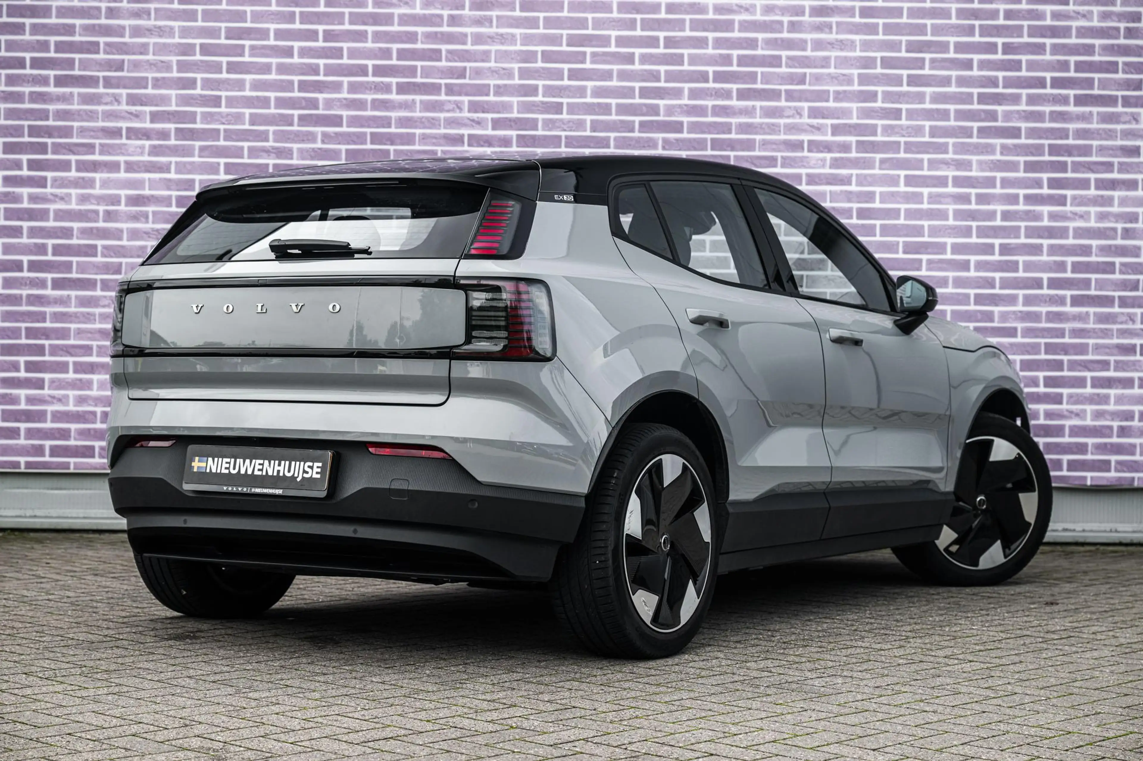 Volvo EX30 Single Motor Extended Range Plus 69 kWh | Stoel en — photo 2
