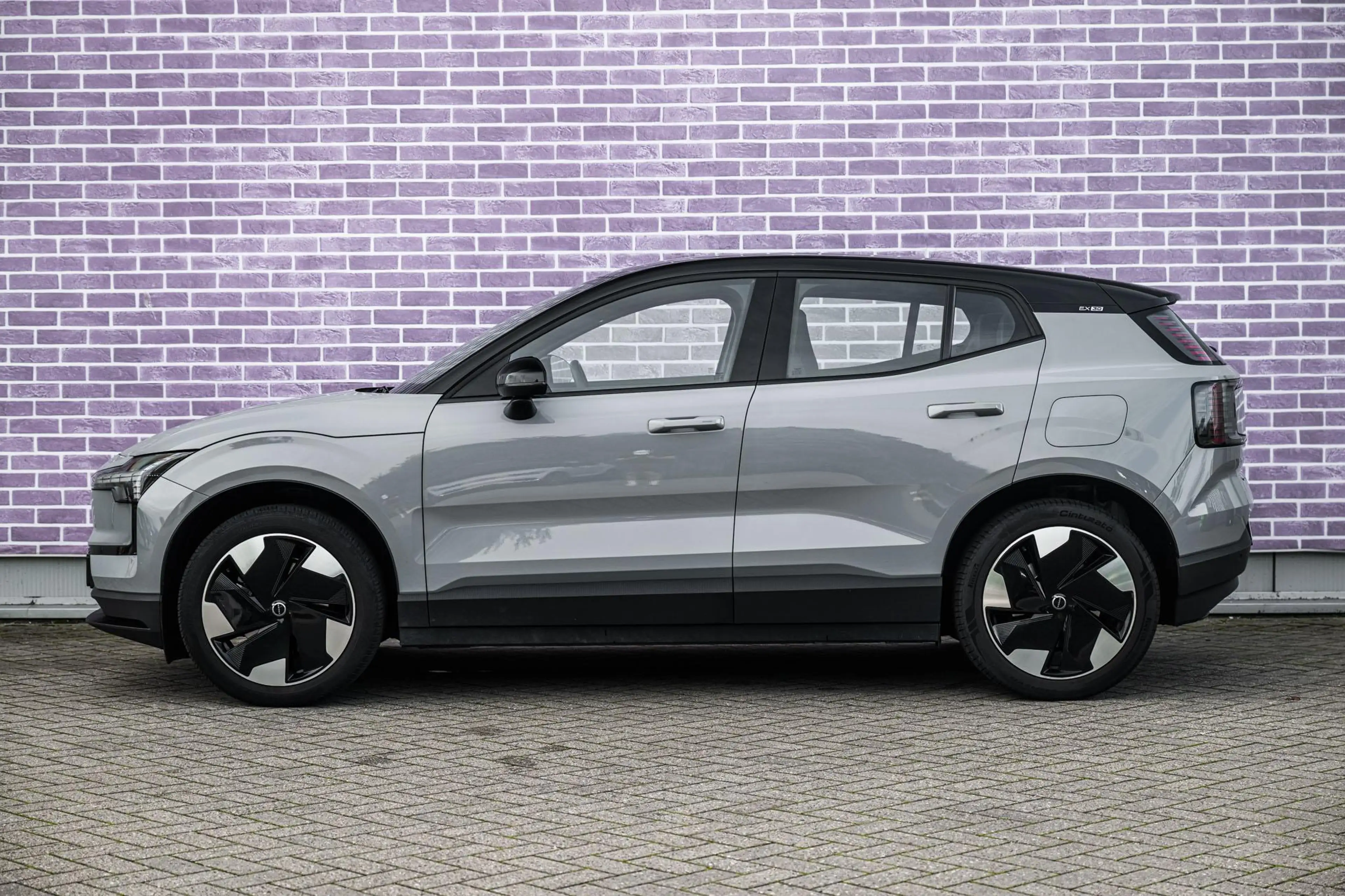 Volvo EX30 Single Motor Extended Range Plus 69 kWh | Stoel en — photo 4