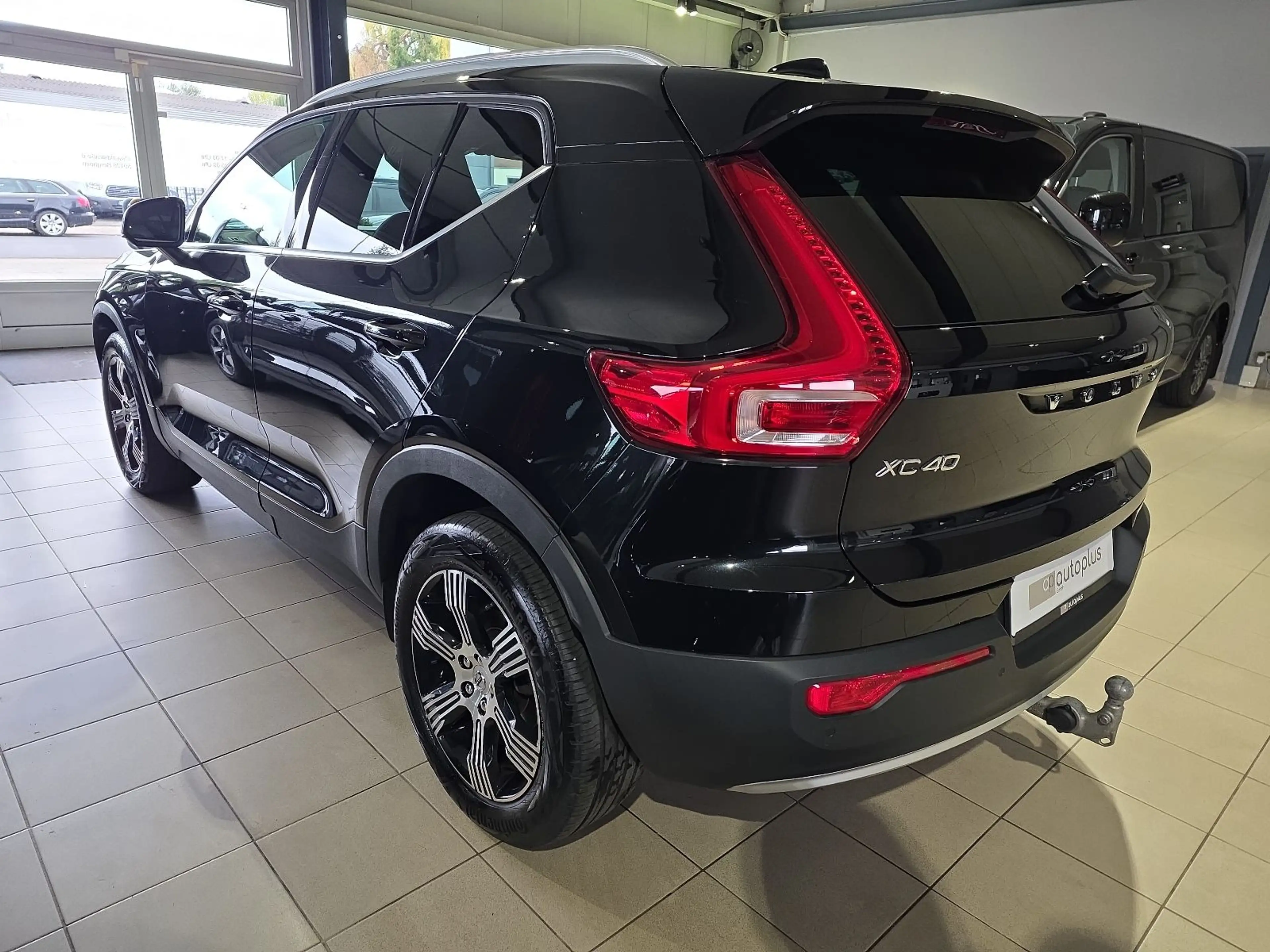 Volvo XC40 T3 Inscription AHK Leder Pano Kamera Winter — photo 10