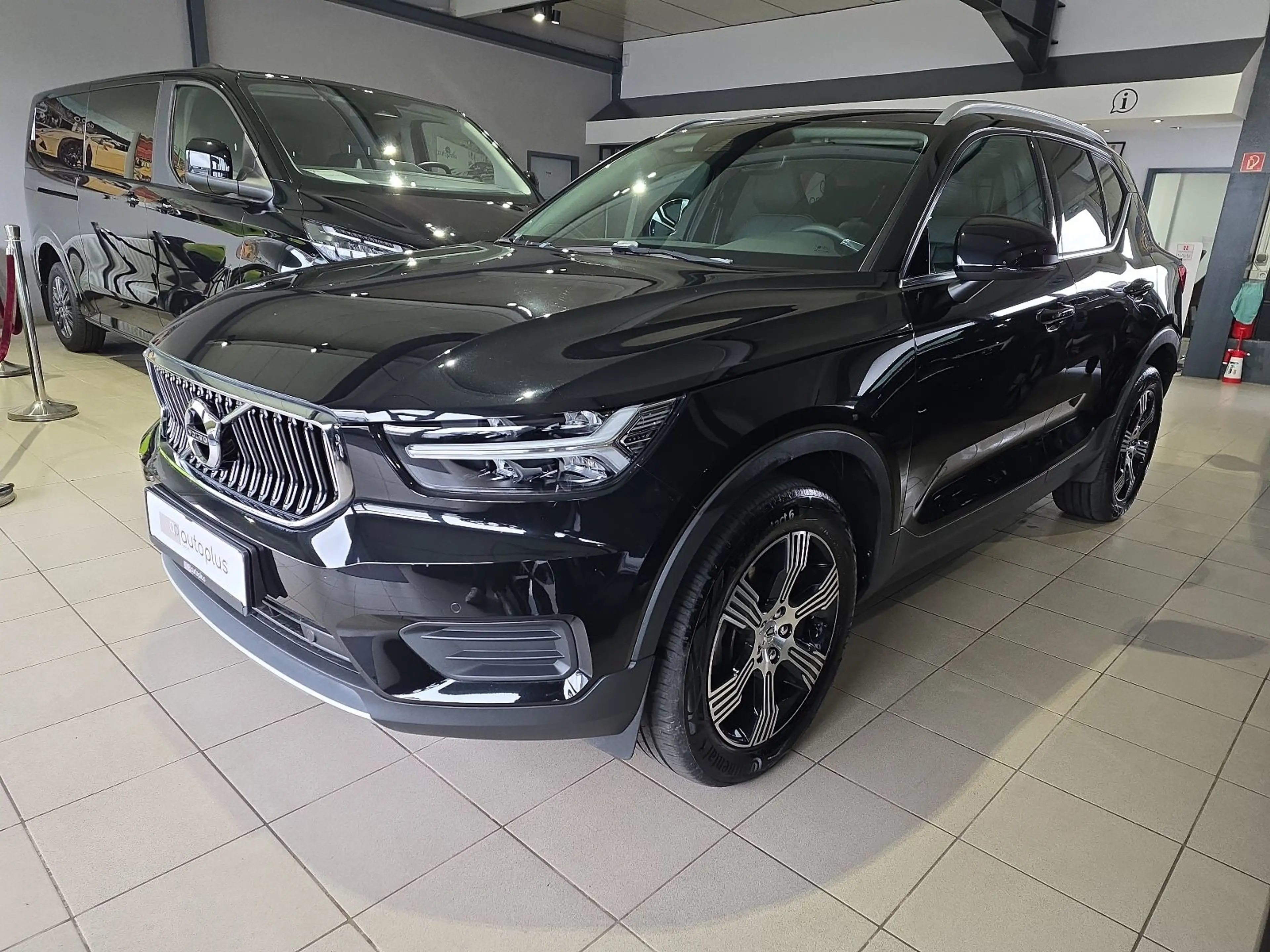 Volvo XC40 T3 Inscription AHK Leder Pano Kamera Winter