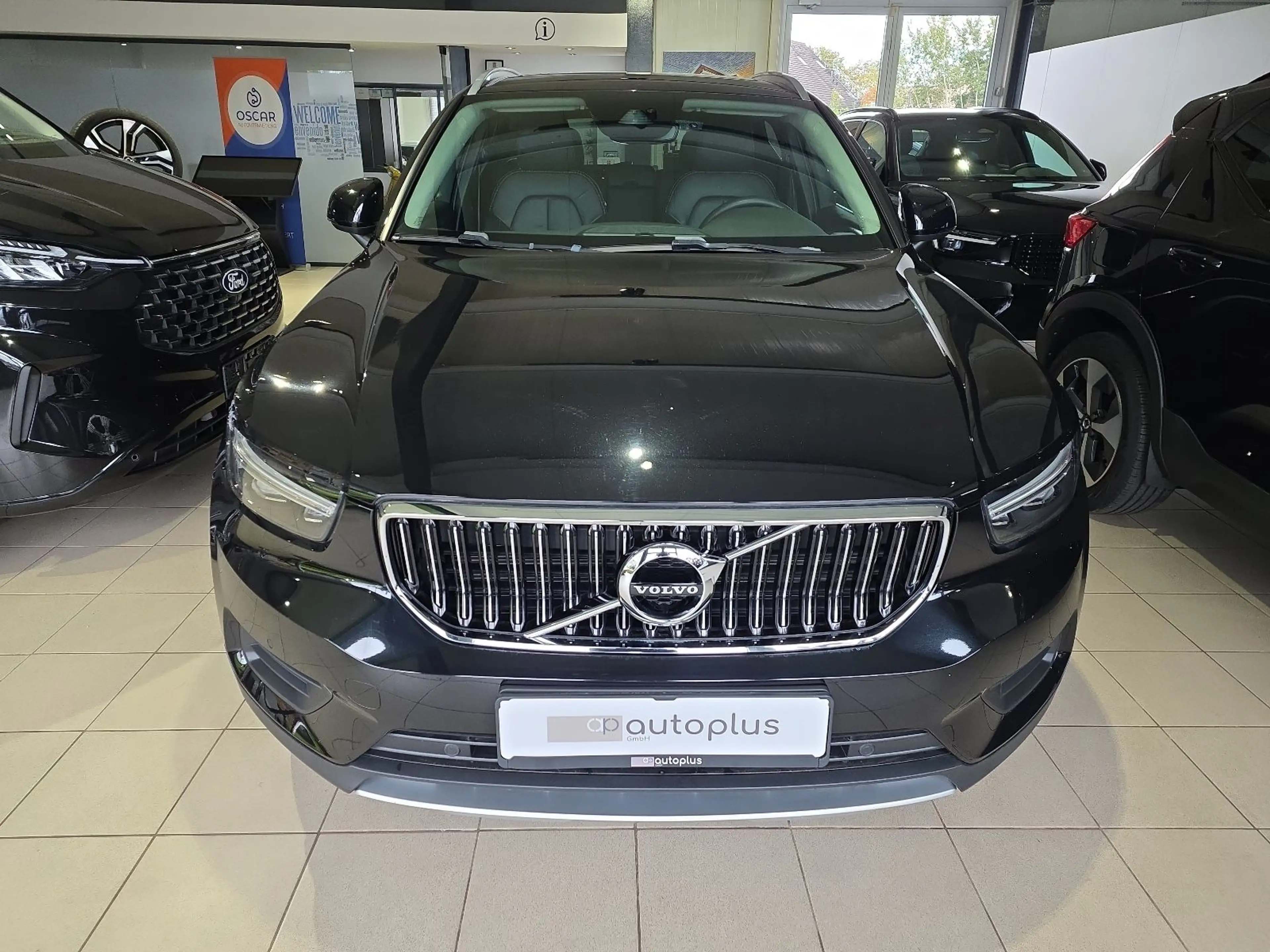 Volvo XC40 T3 Inscription AHK Leder Pano Kamera Winter — photo 3