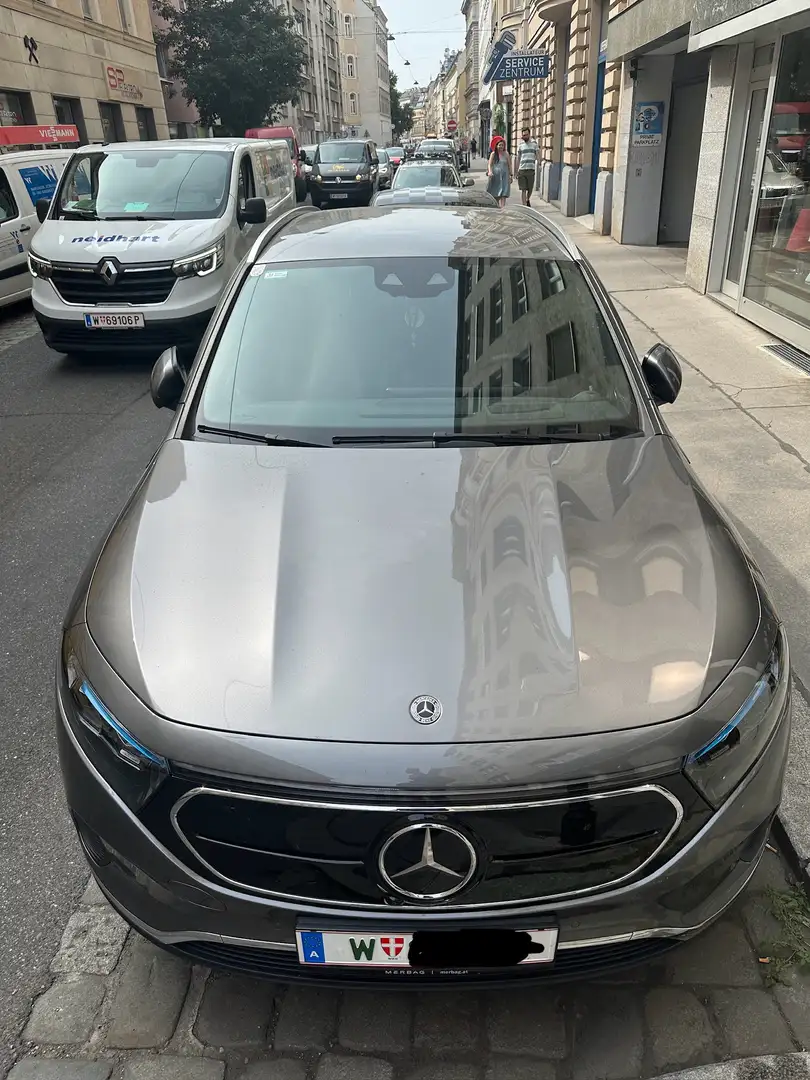 Mercedes-Benz EQA 300 4MATIC 66,5kWh Aut. Grau - 2