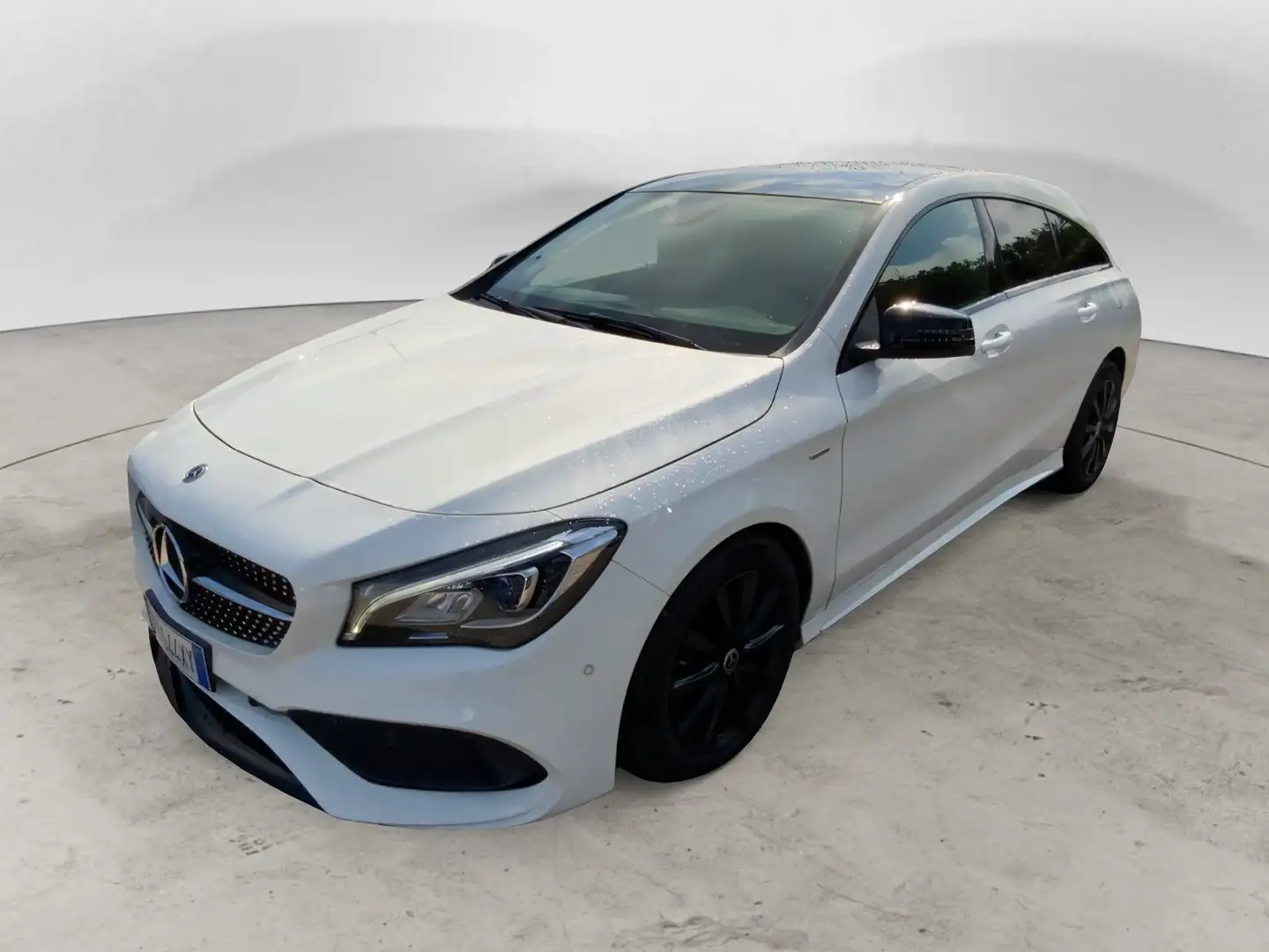 Mercedes-Benz CLA 200 (C/X117) 200 d S.W. Automatic Premium Blanc - 1