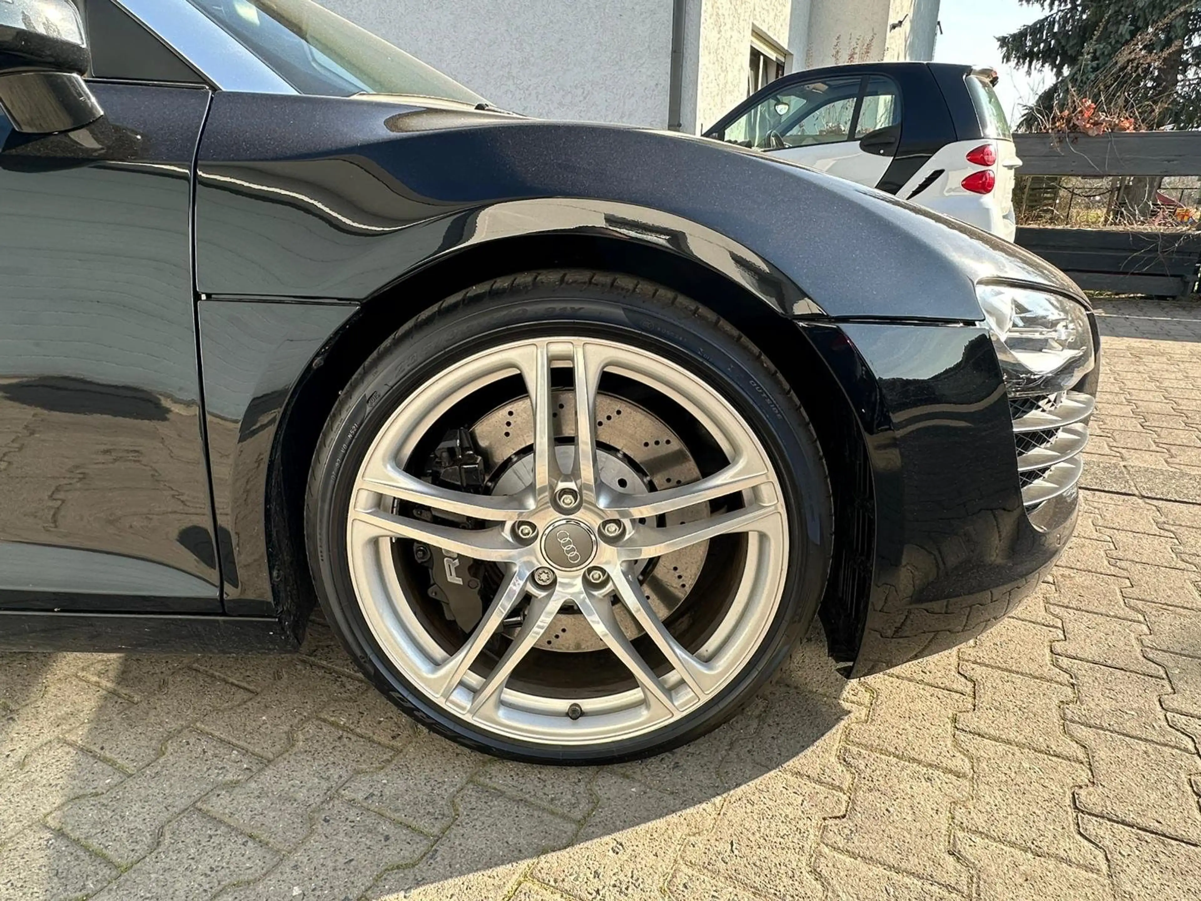 Audi R8 4.2 FSI quattro — photo 4