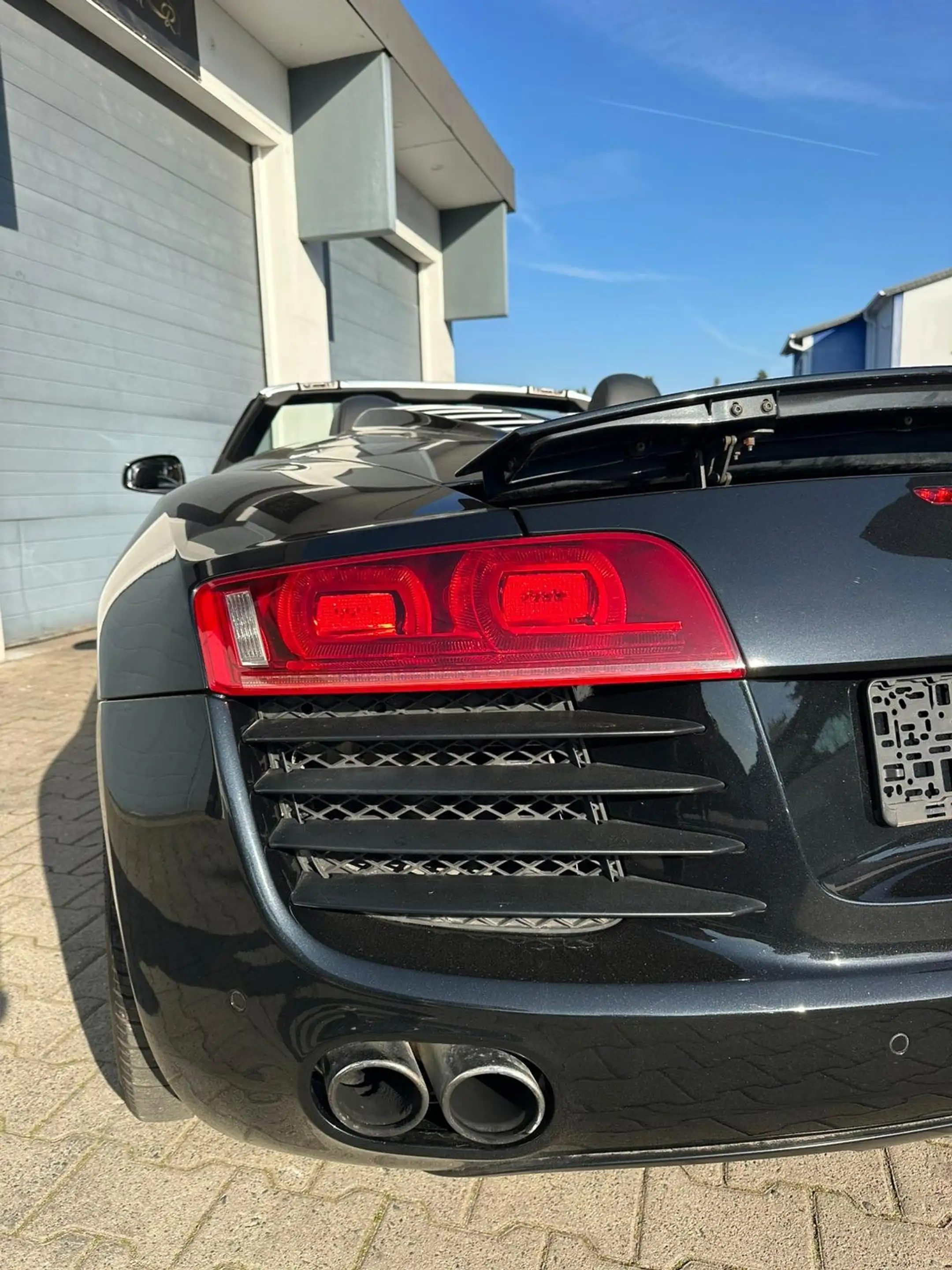 Audi R8 4.2 FSI quattro — photo 9