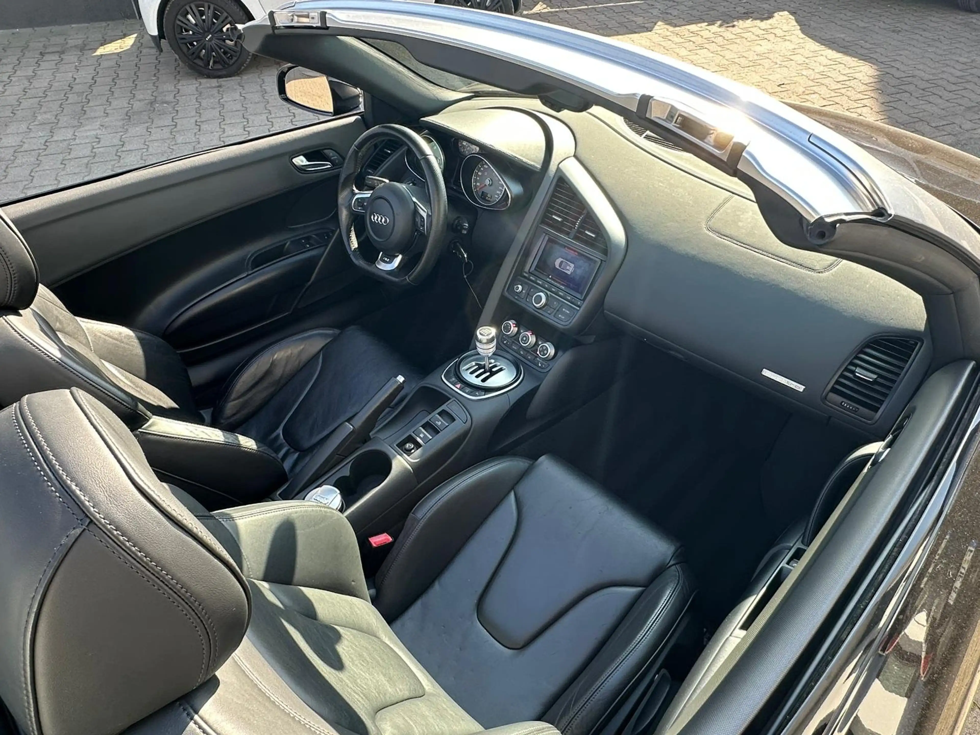 Audi R8 4.2 FSI quattro — photo 7
