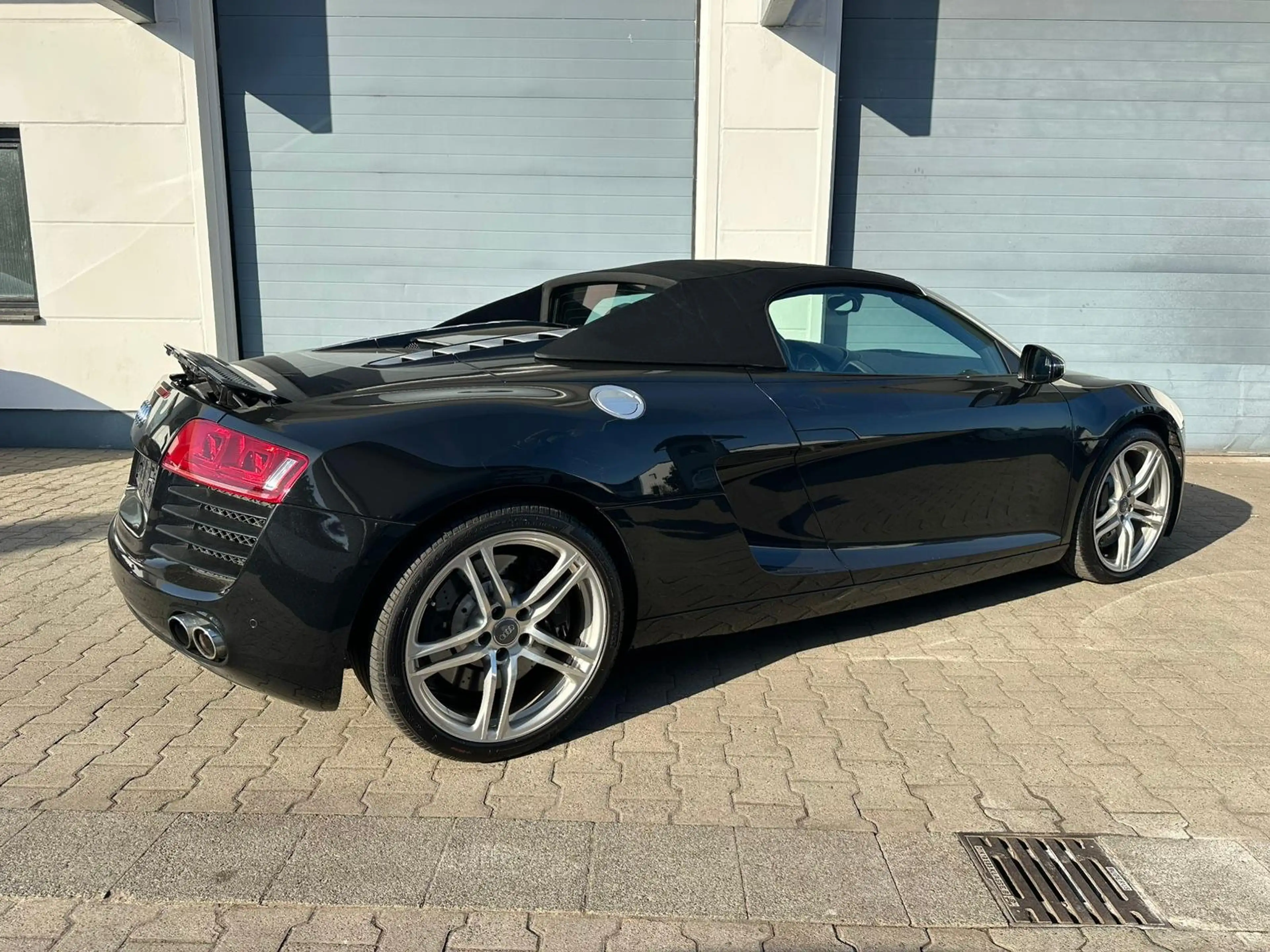 Audi R8 4.2 FSI quattro — photo 12