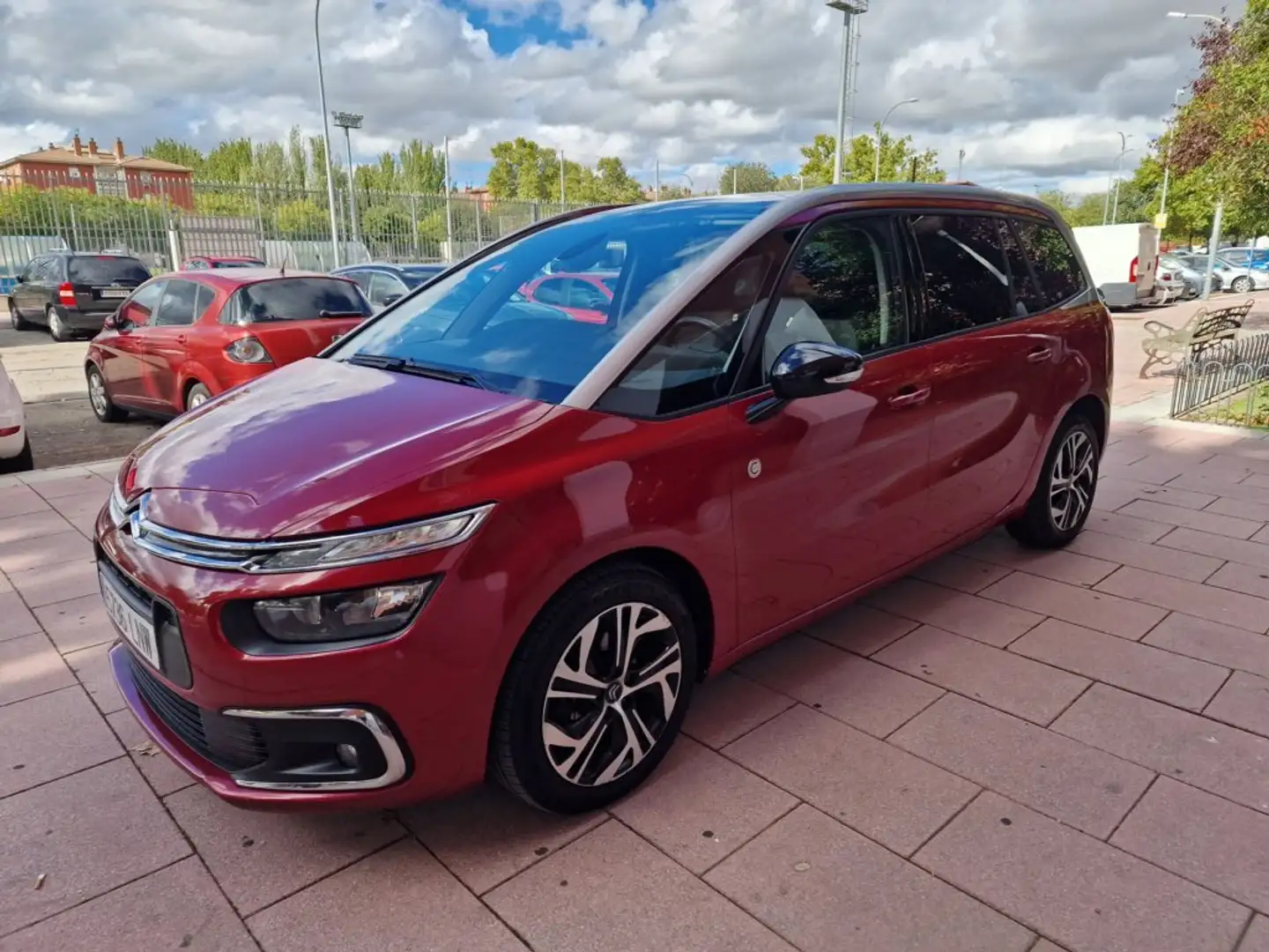 Citroen C4 Grand Spacetourer 1.5BlueHDI S&S Feel 130 Burdeos - 1