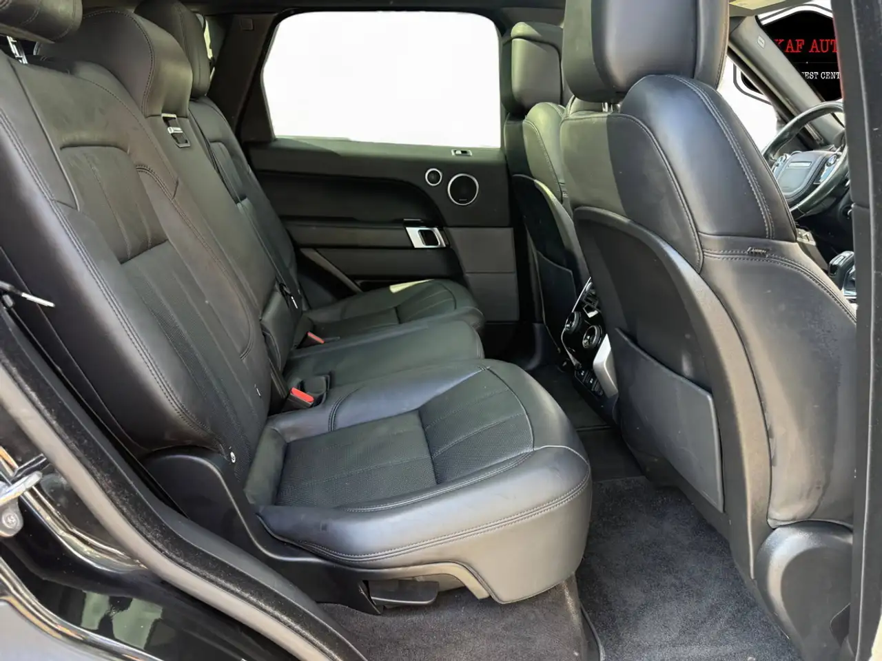 Land Rover Range Rover Sport снимка Land Rover Range Rover Sport
