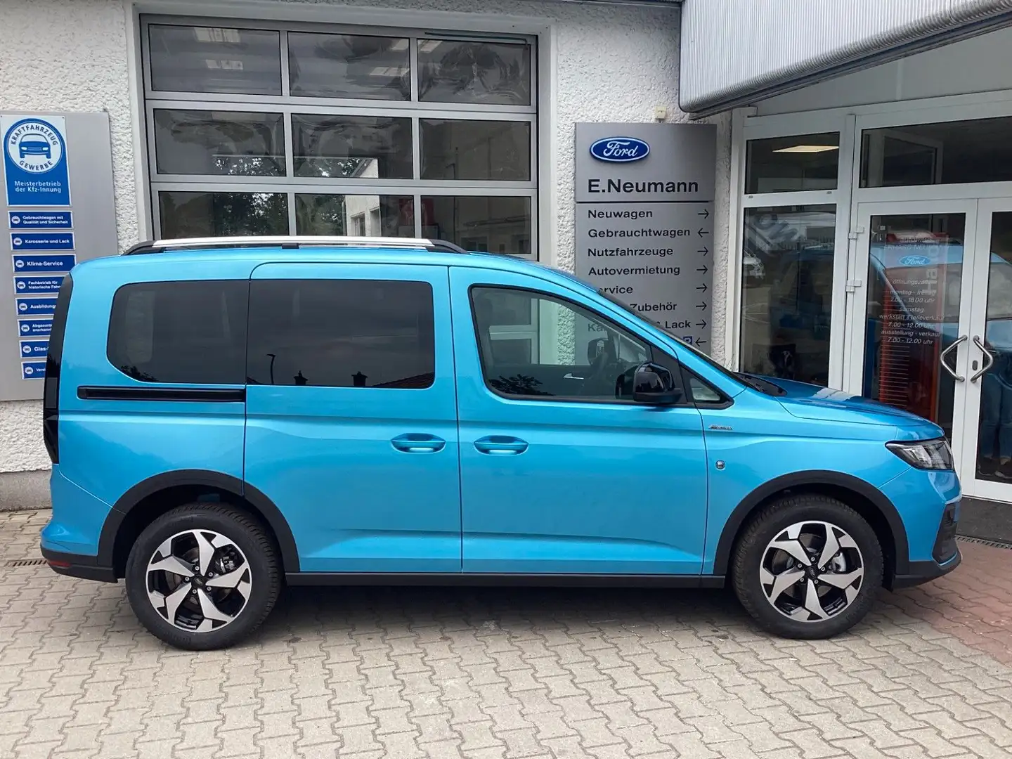 Ford Tourneo Connect Active Modrá - 1