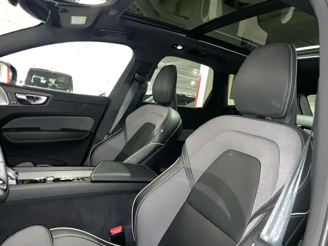 Volvo XC60 view 13
