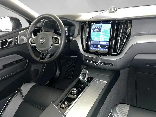 Volvo XC60 view 7