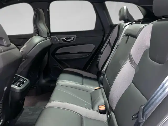 Volvo XC60 view 11