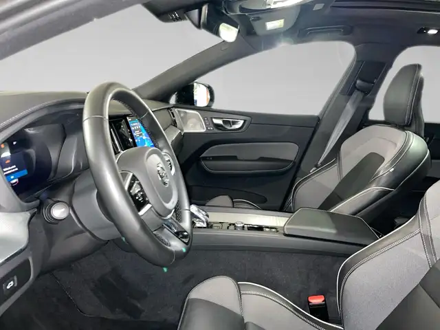 Volvo XC60 view 4
