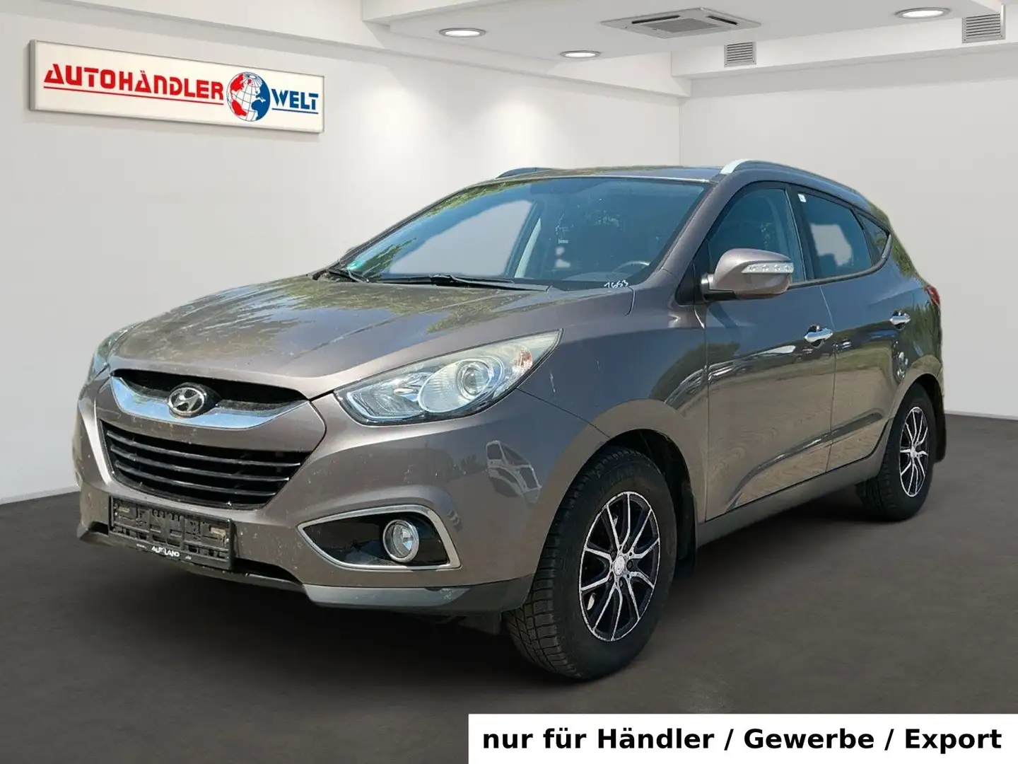 Hyundai iX35 2.0 CRDI AT 4WD Leder AAC SHZ BT Tempo PDC Brown - 1
