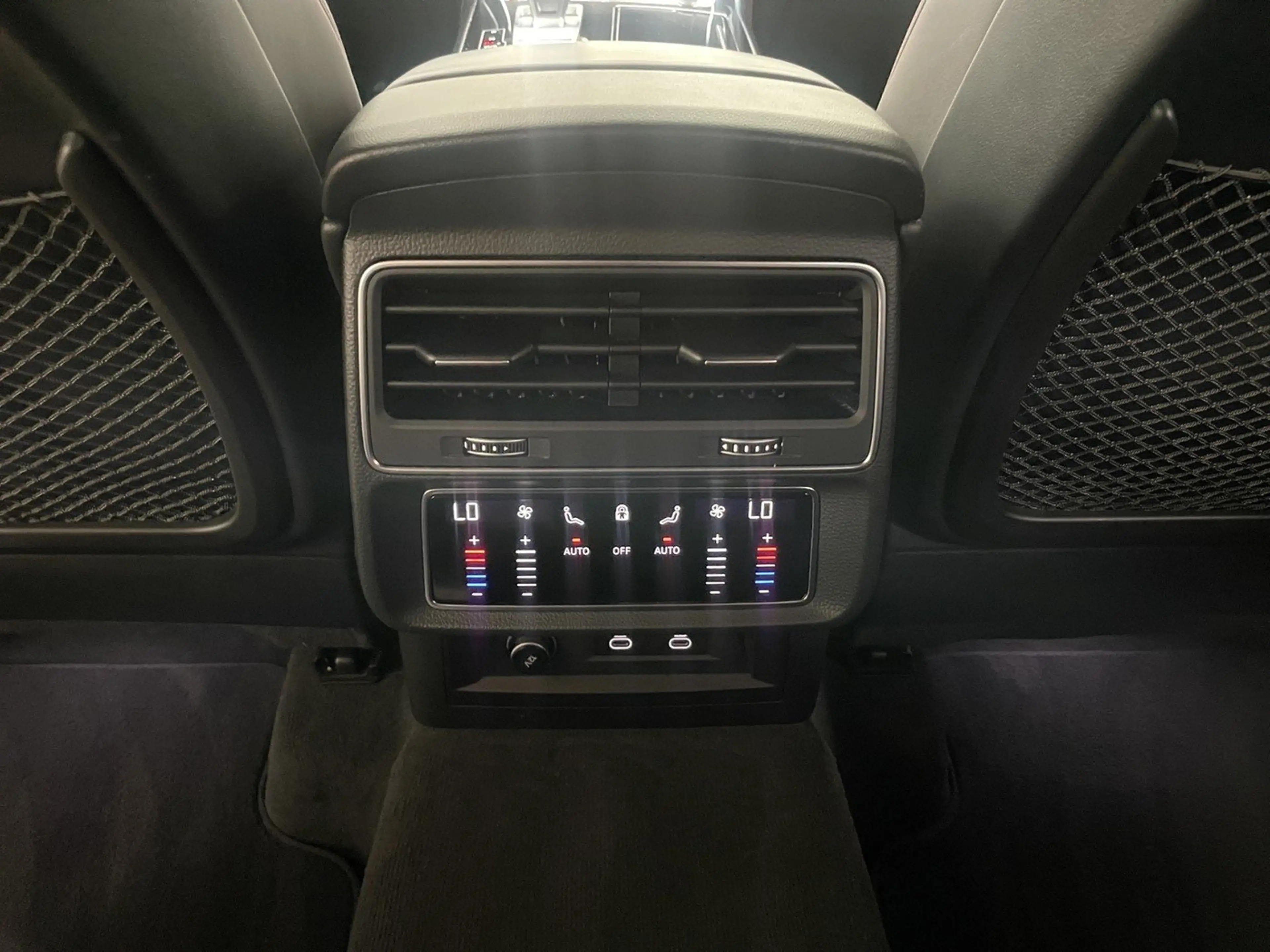 Audi SQ7 TFSI tiptronic Competition Plus STHG B&O PANO — photo 13