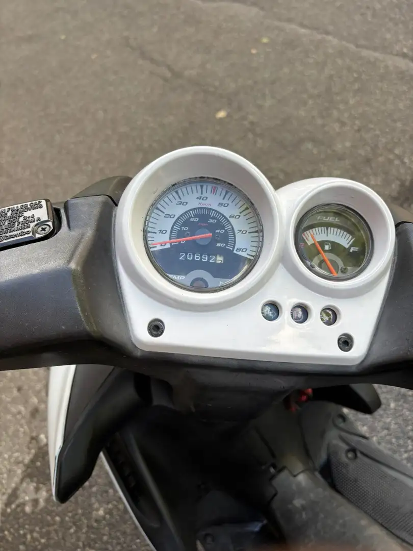 Yamaha Aerox Bianco - 2